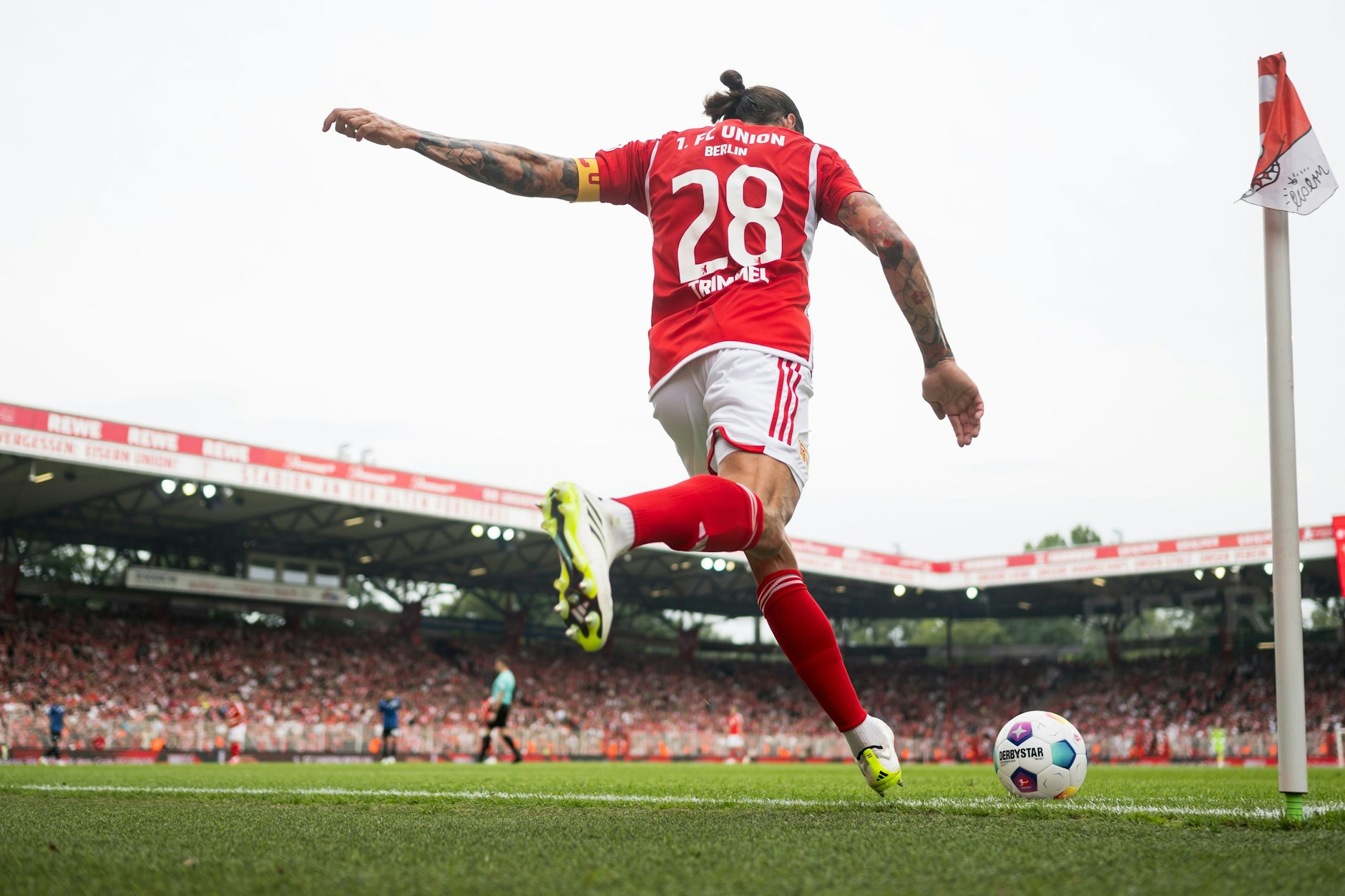 Christopher Trimmel vom 1. FC Union Berlin während des Spiels zwischen 1.FC Union Berlin und Atalanta Bergamo.