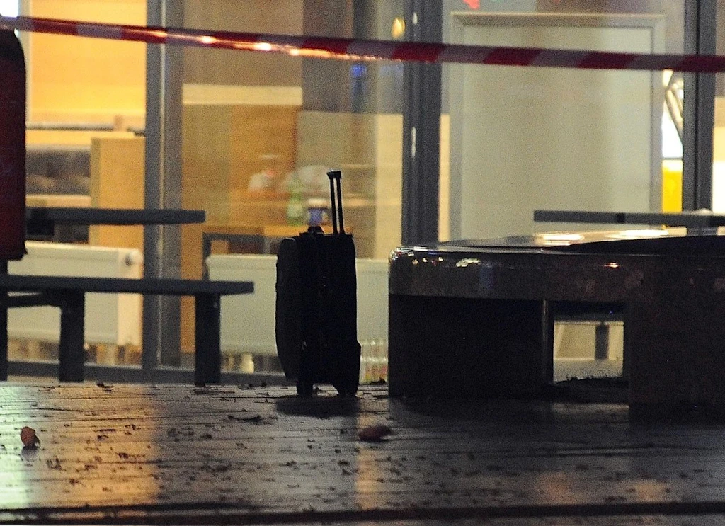 Bomben-Alarm um diesen Koffer legt Innenstadt lahm!