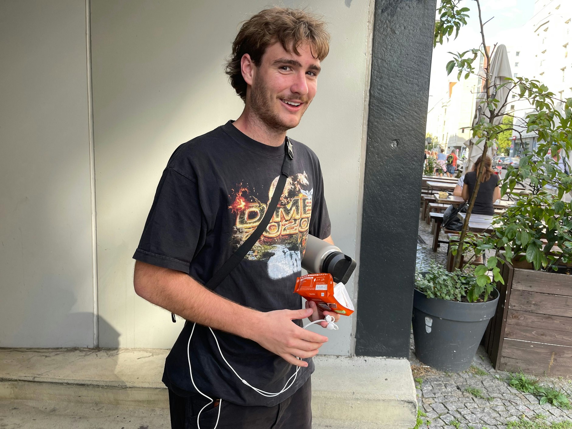 Der Australier Rocco weiß viel über den Mullet, er hat die Frisur seit Jahren. In seiner Heimat wird dem Haarschnitt gehuldigt wie kaum anderswo. Zum Beispiel auf dem berühmten „Mulletfest“ in Kurri Kurri, wo sich alljährlich die Fans treffen.