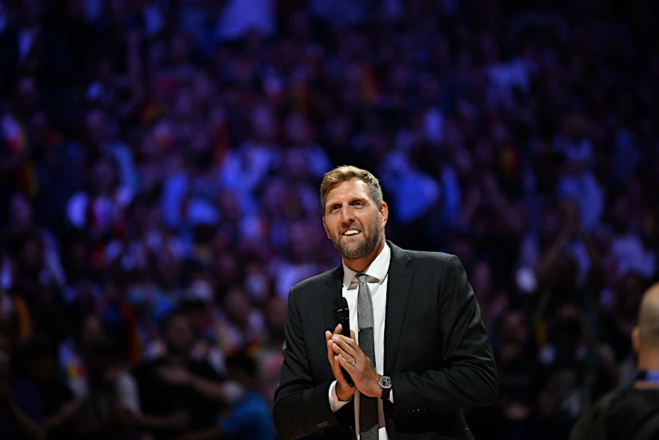 ARCHIV - Dirk Nowitzki hat sich zur Kontroverse zwischen Dennis Schröder und Maximilian Kleber im deutschen Nationalteam geäußert.  