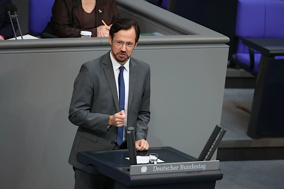 ARCHIV - SPD-Fraktionsvize Dirk Wiese spricht sich für den subventionierten Industriestrompreis aus.  
