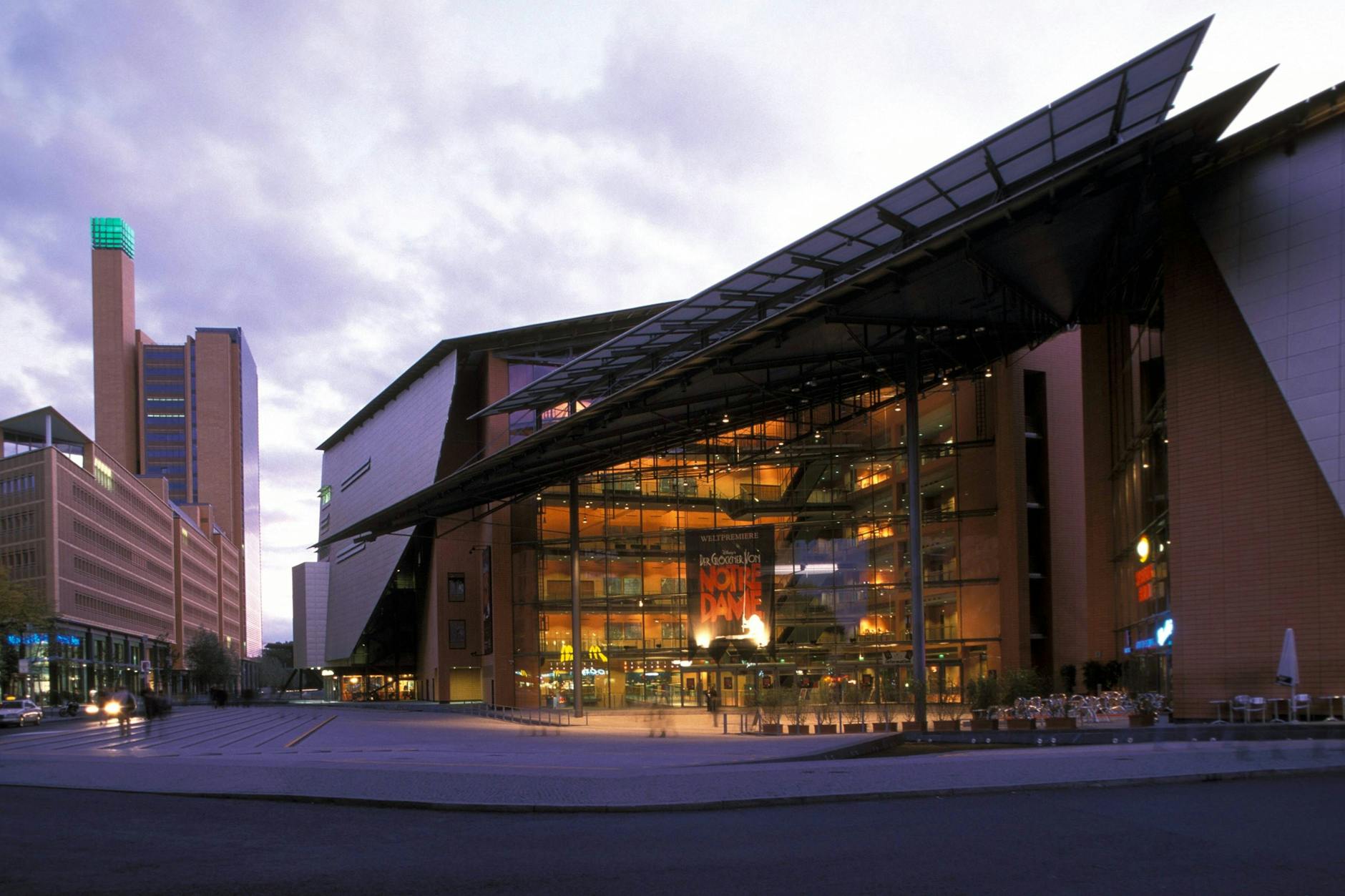 So richtig lebendig ging es nie zu im Daimler-Areal am Potsdamer Platz, selbst um das moderne Musical-Theater blieb es eher still.