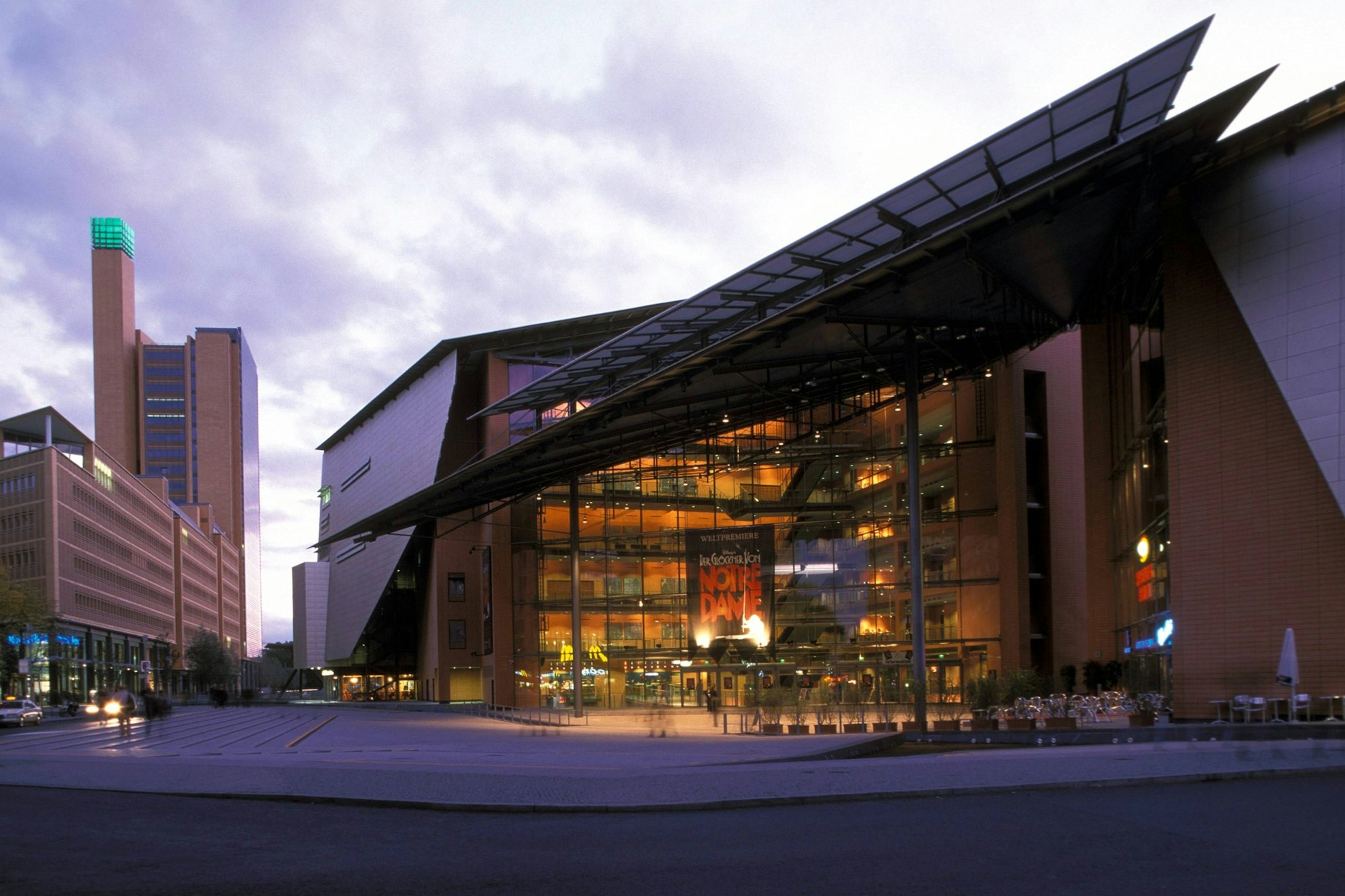 So richtig lebendig ging es nie zu im Daimler-Areal am Potsdamer Platz, selbst um das moderne Musical-Theater blieb es eher still.