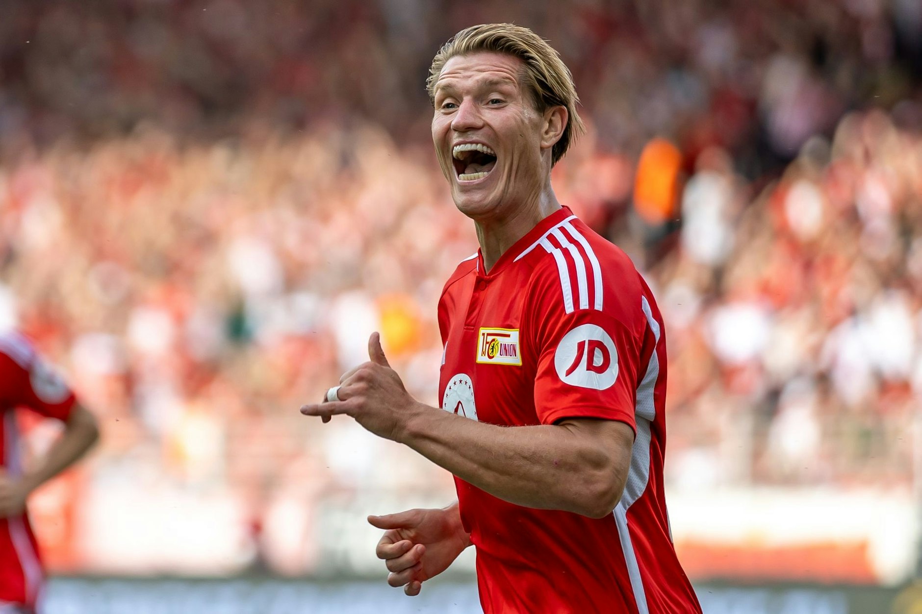 Doppelt hatte Kevin Behrens in der Bundesliga noch nie getroffen, jetzt gelangen ihm drei Tore – alle mit dem Kopf.