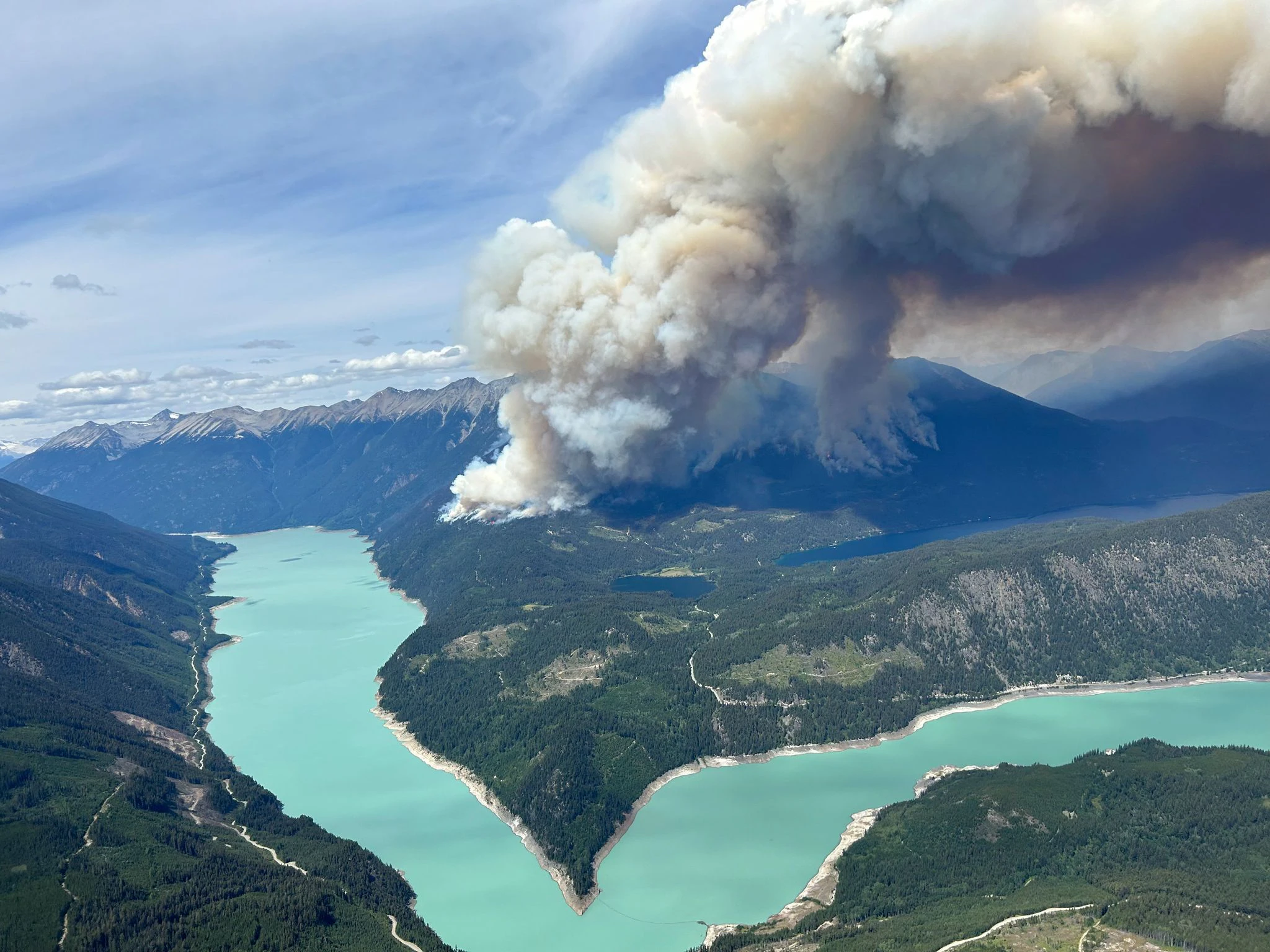dpatopbilder - Waldbrände in der Nähe des Downton Lake im südlichen Teil von British Columbia.  