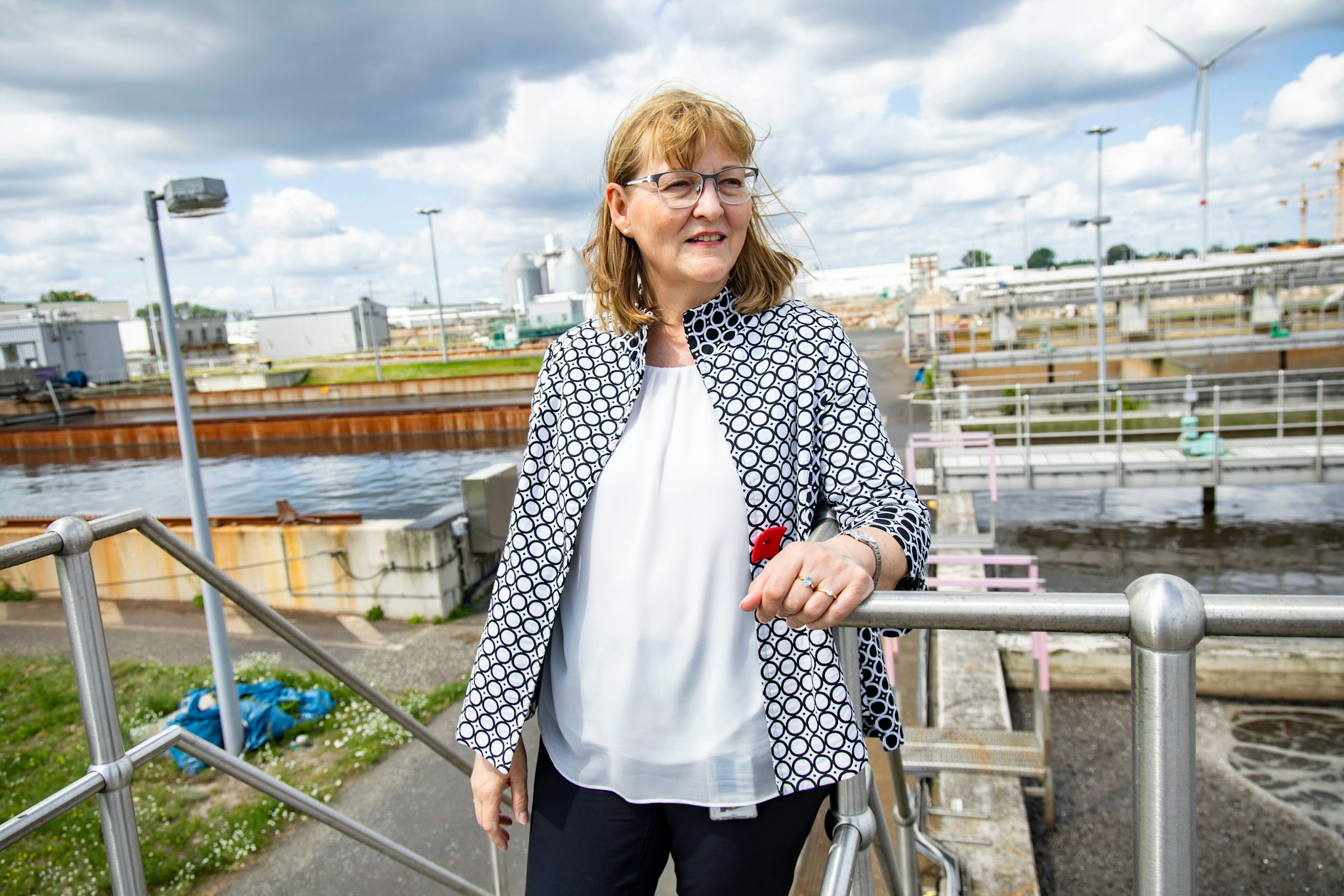 Fehlt nur noch das Ozon: Barbara Huetter im Klärwerk Schönerlinde