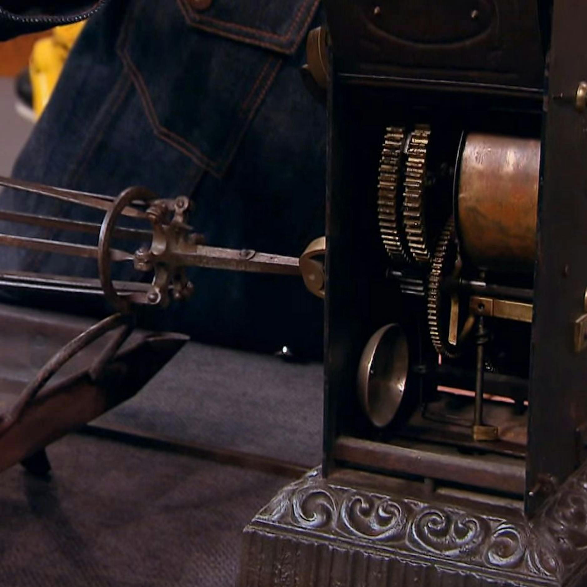 Antiker Grill! „Bares für Rares“-Händler bekommt Appetit auf Wachteln