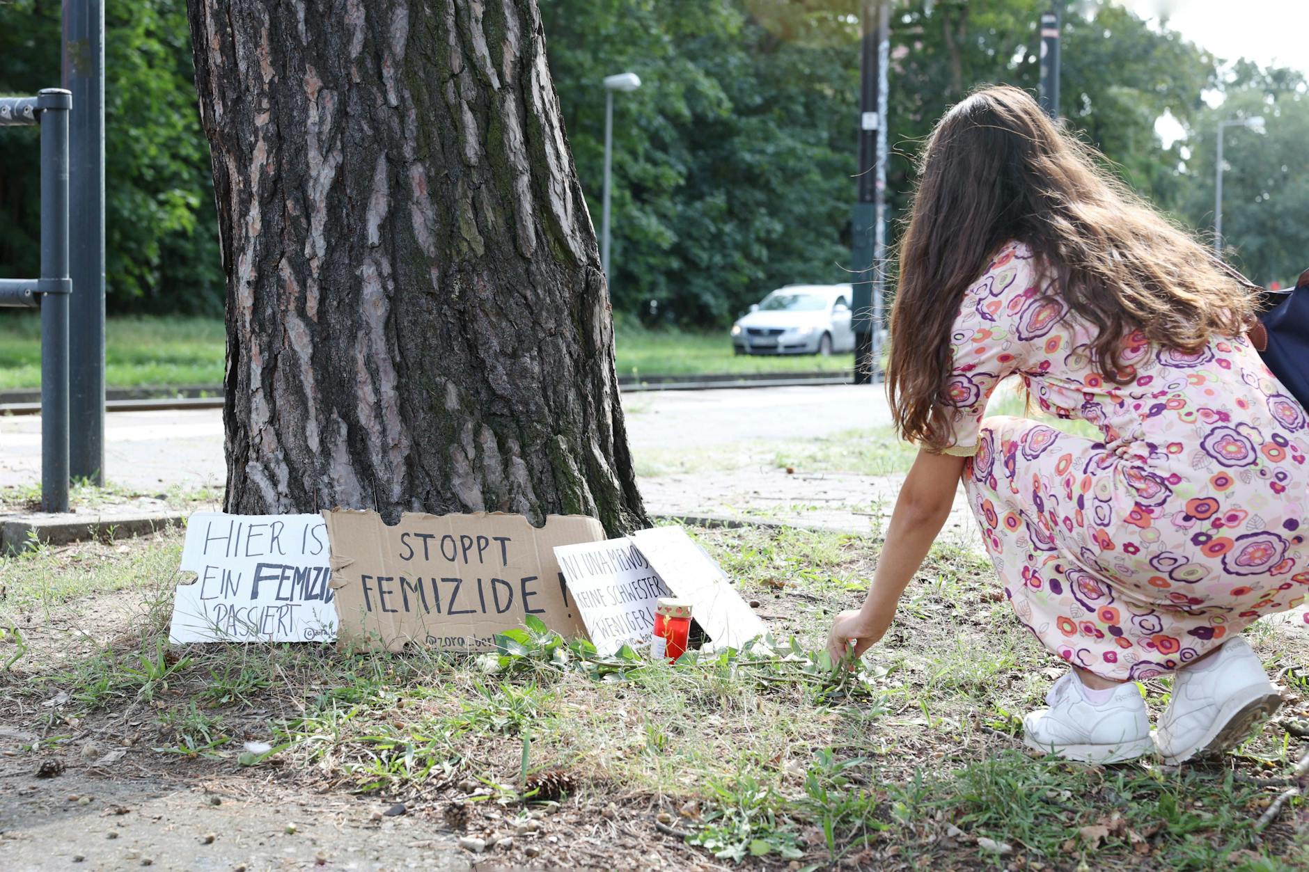In Köpenick gibt es eine Mahnwache für die ermordete Doris S., doch nur Feministinnen nehmen daran teil.