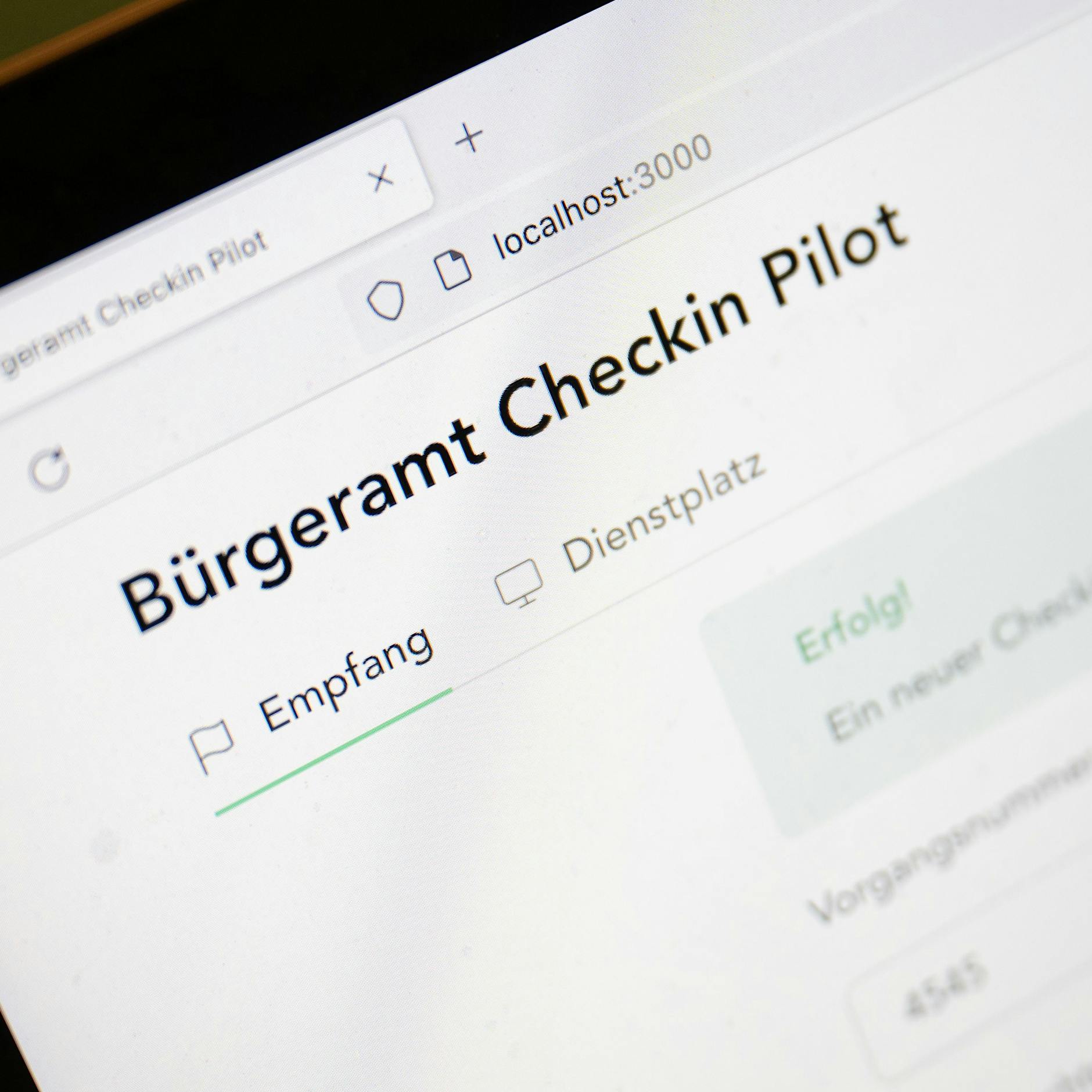 Im Bürgeramt sollen Berliner bald wie am Flughafen einchecken