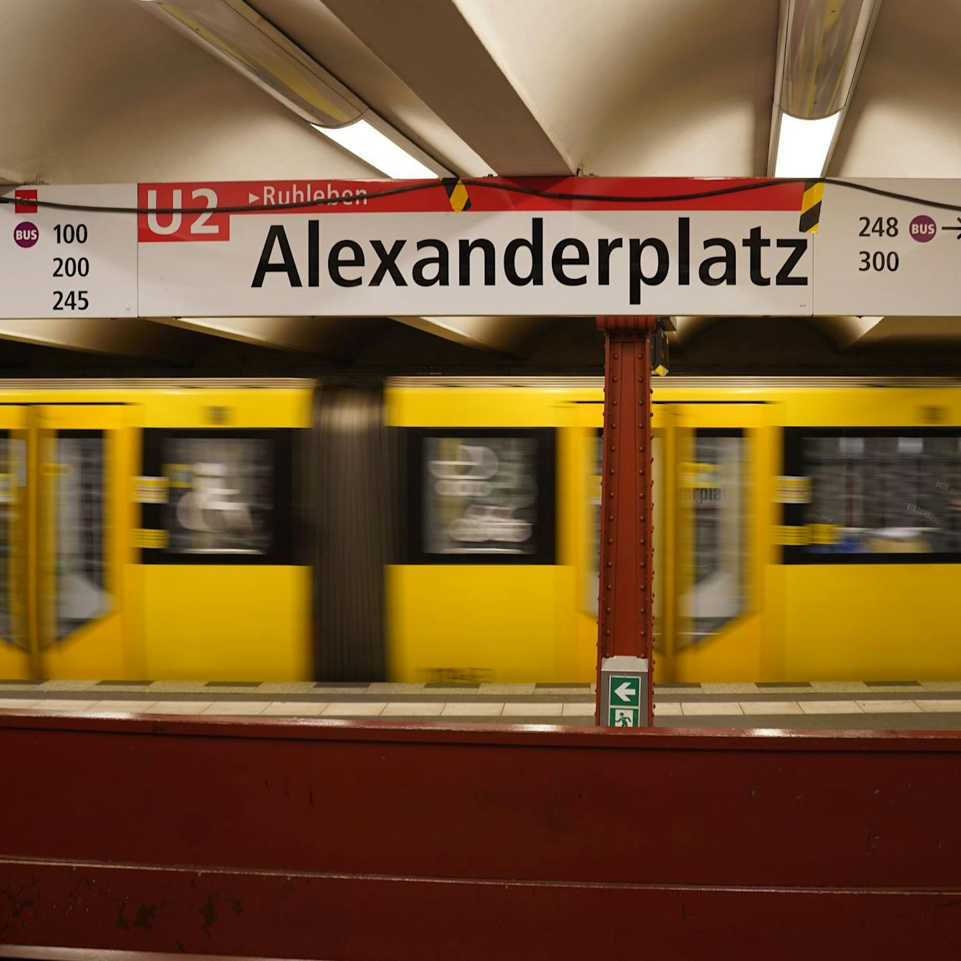 Amtlich! U2 fährt am Alexanderplatz ab Montag wieder wie früher