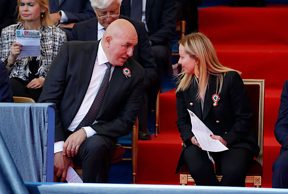 Der italienische Verteidigungsminister Guido Crosetto (l.) mit Premierministerin Giorgia Meloni