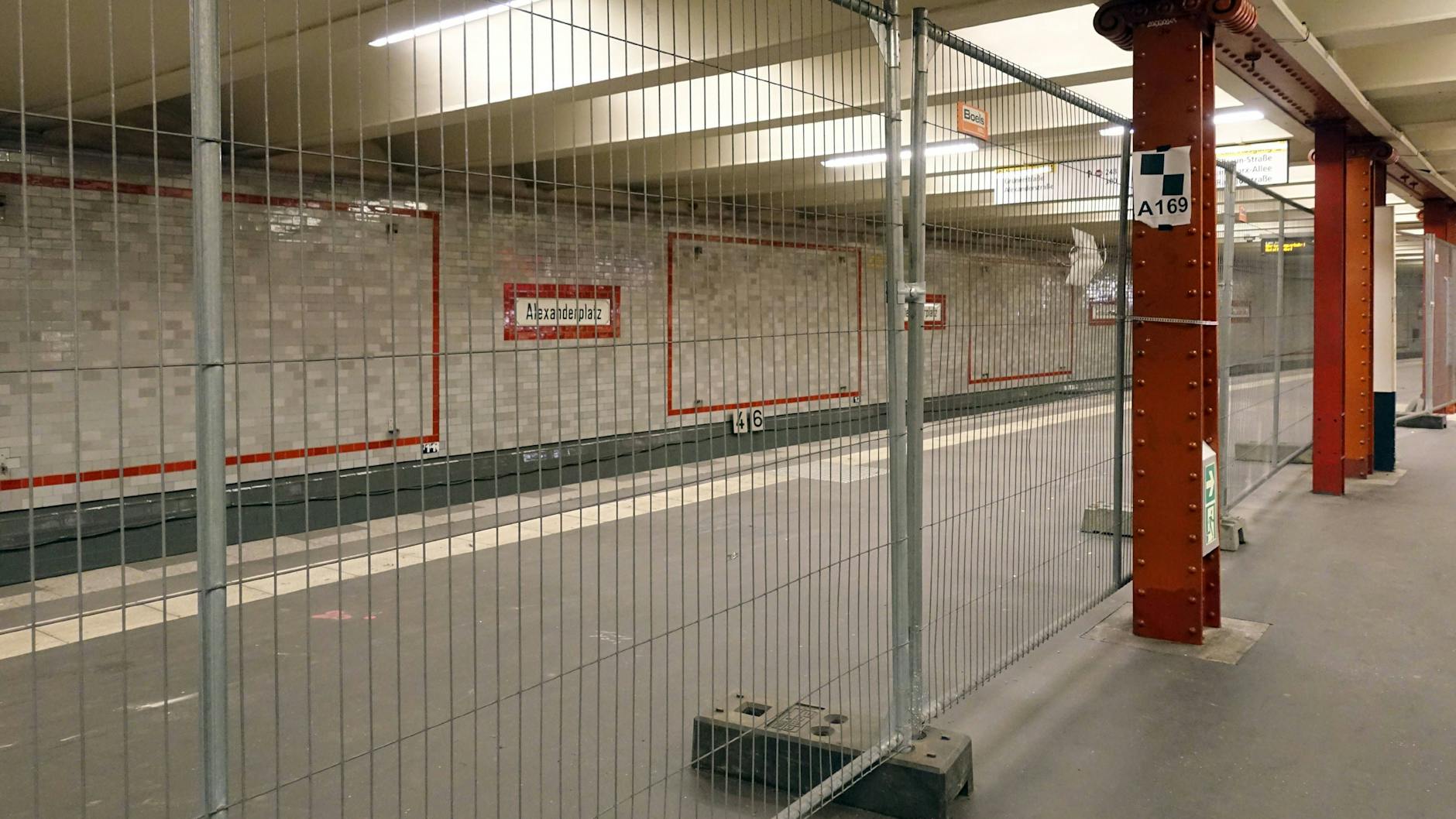 So sah es fast ein Jahr lang auf dem U-Bahnhof Alexanderplatz in Berlin aus. Auf einem Gleis ging nichts mehr.