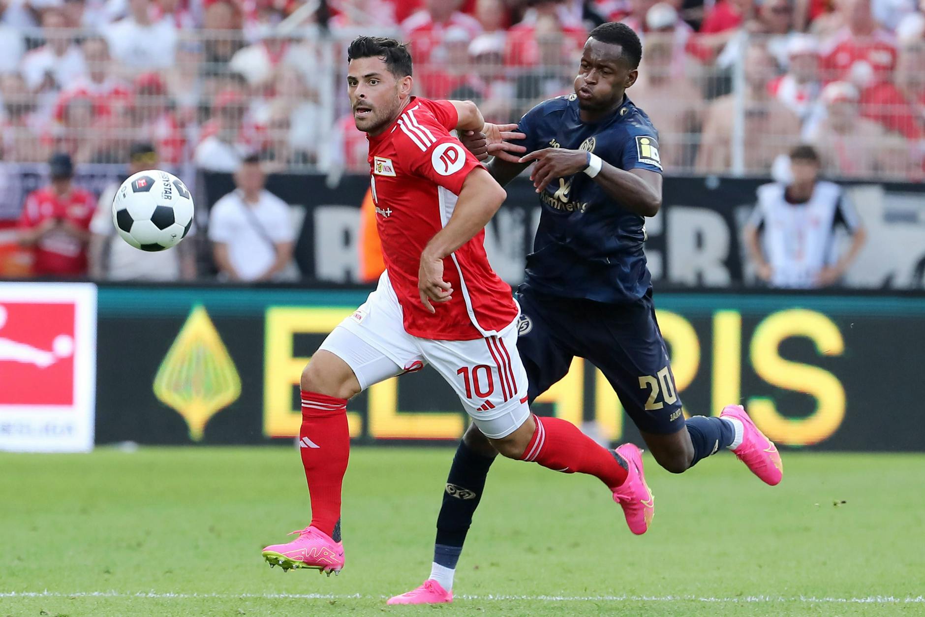 Hatte einen kurzen, aber tollen Einstand beim 1. FC Union: Kevin Volland (l.) flitzt hier dem Mainzer Edimilson Fernandes weg.