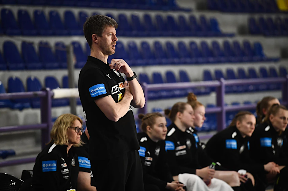 ARCHIV - Bundestrainer Markus Gaugisch und sein Team erwischten eine machbare WM-Vorrundengruppe.  