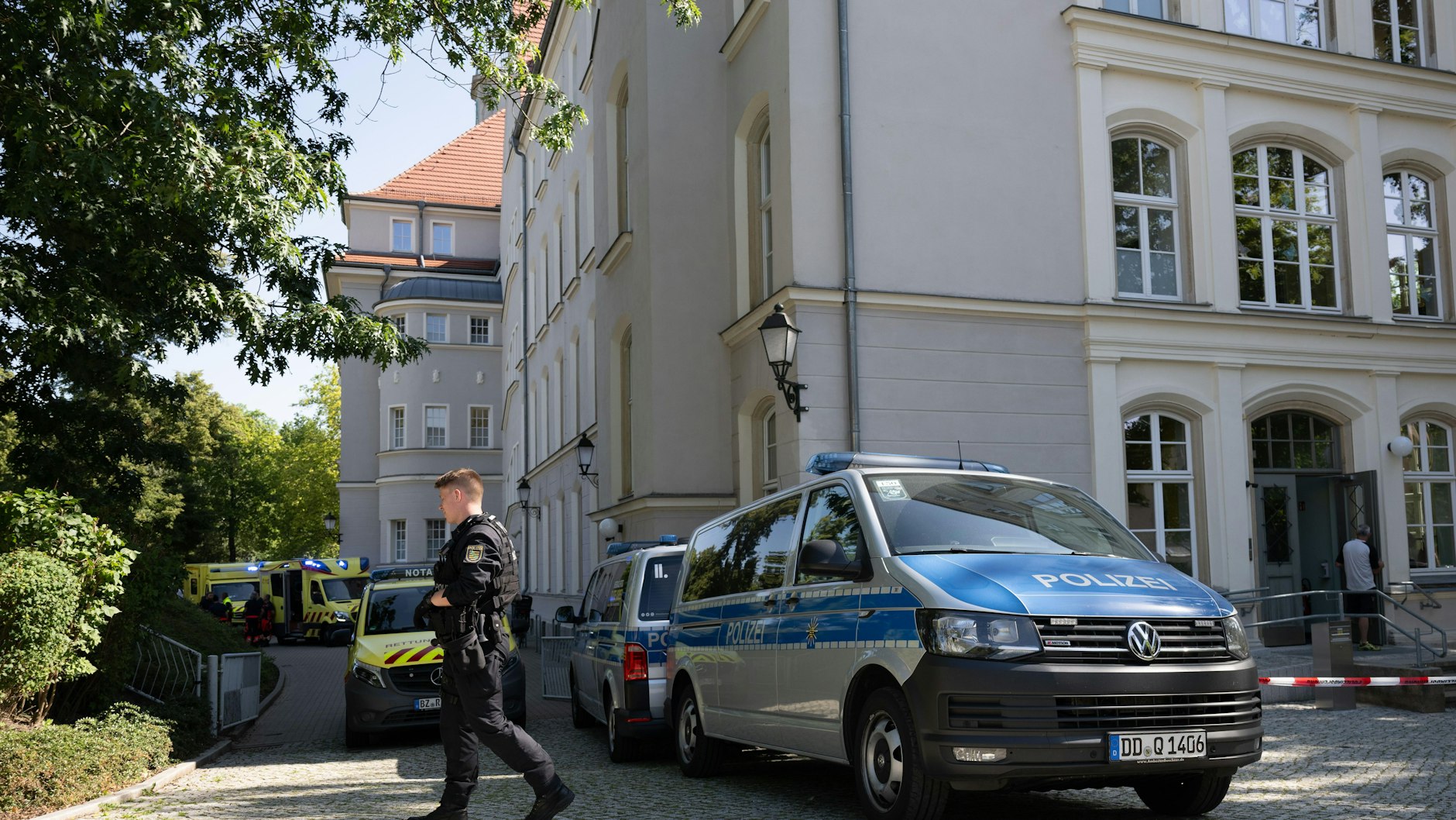 Einsatzkräfte an der Schule in Bischofswerda.&nbsp;