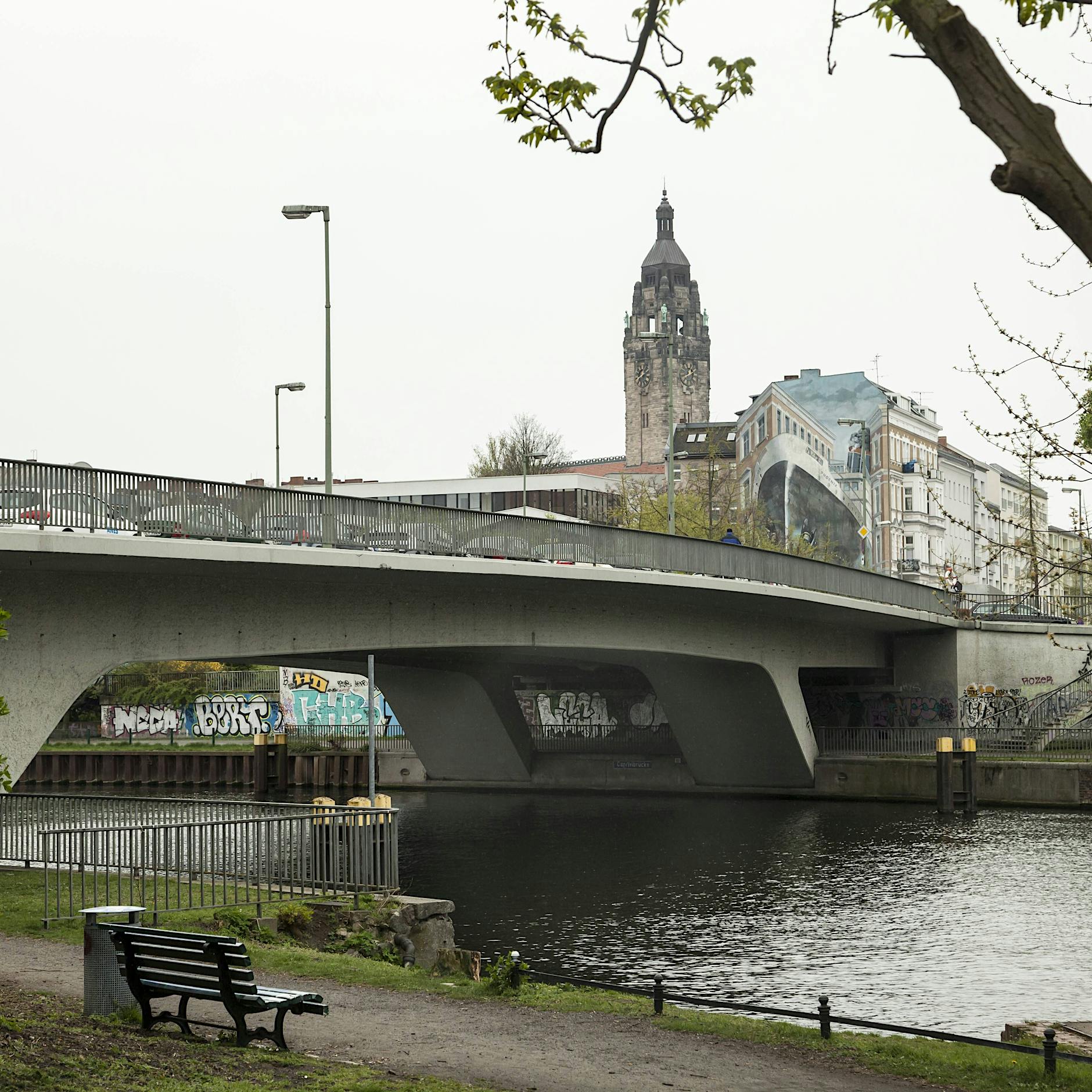Friedrichshain und Charlottenburg: Zwei Tote aus der Spree geborgen