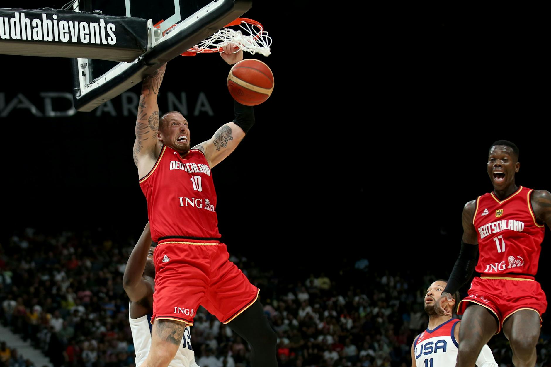 Zwei deutsche Hoffnungsträger für die Basketball-WM: Daniel Theis (l.) und Dennis Schröder (r.)