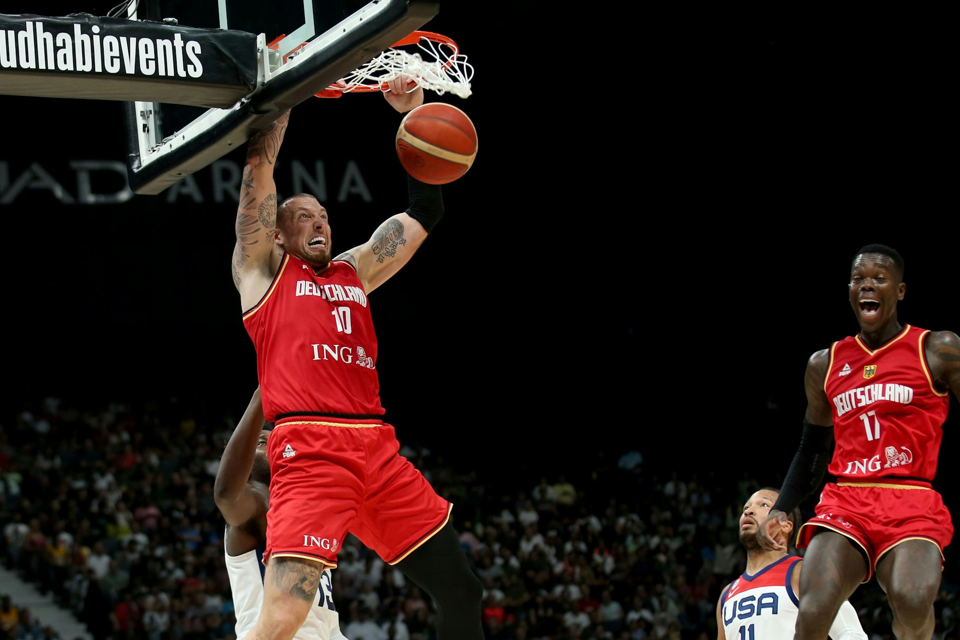 Zwei deutsche Hoffnungsträger für die Basketball-WM: Daniel Theis (l.) und Dennis Schröder (r.)