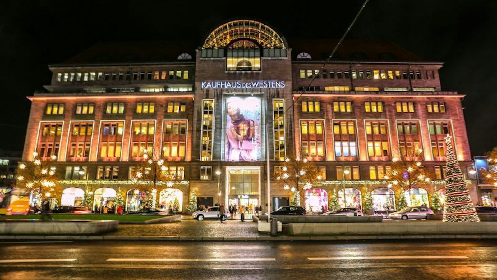 Das KaDeWe ist berühmt für sein Luxus-Sortiment und die vorzügliche Feinschmecker-Etage.