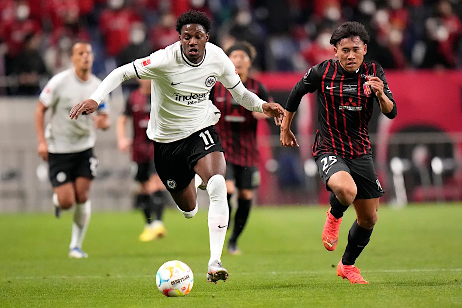 ARCHIV - Faride Alidou (l) spielt die kommende Saison beim 1. FC Köln.  
