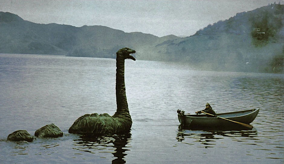 So könnte es aussehen, das Monster im Loch Ness. Szene aus dem Film „Nessie, das verrückteste Monster der Welt“ aus dem Jahr 1985.