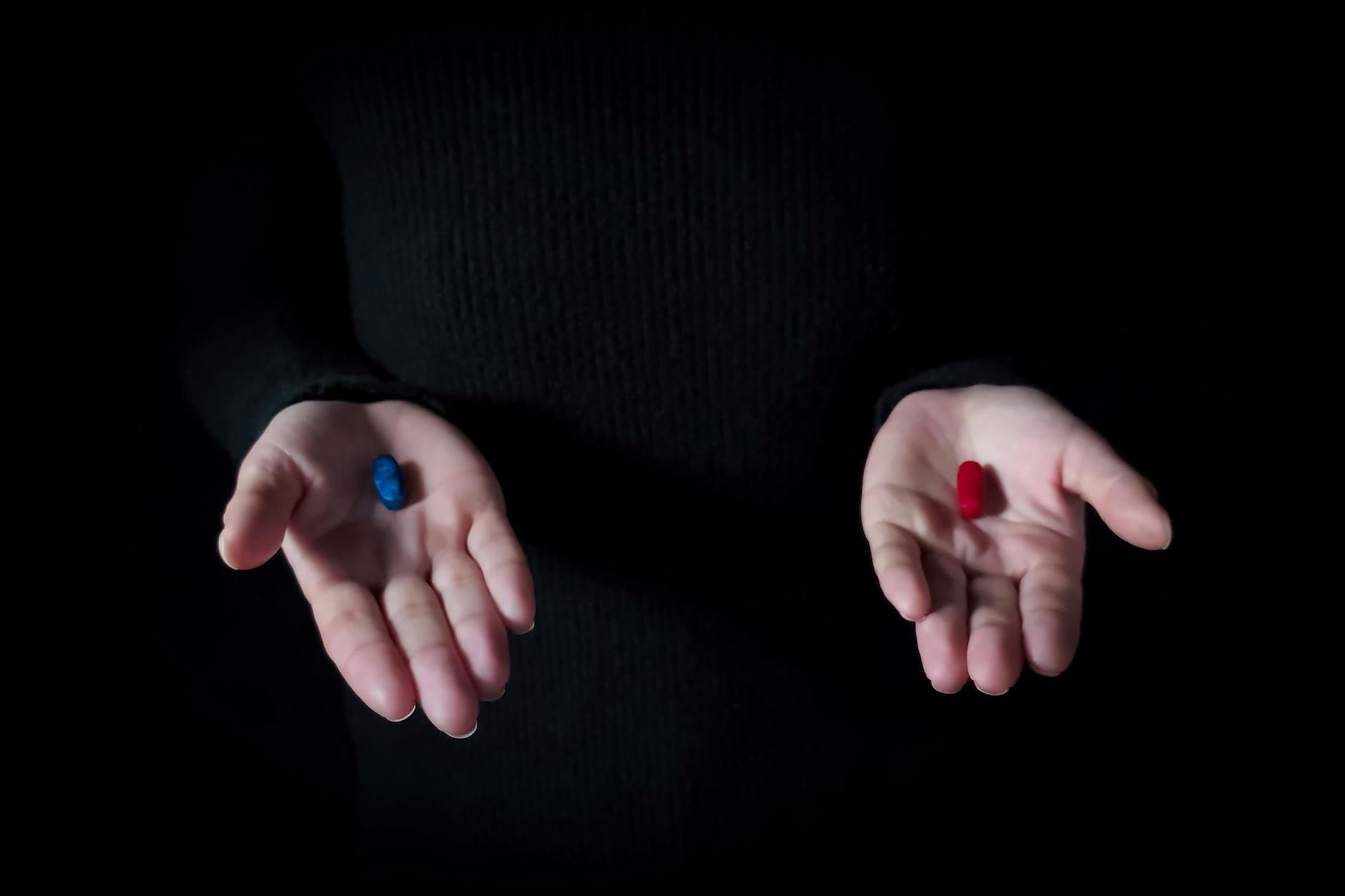 Blaue oder rote Pille? Im Film „Matrix“ muss sich die Hauptfigur Neo entscheiden.