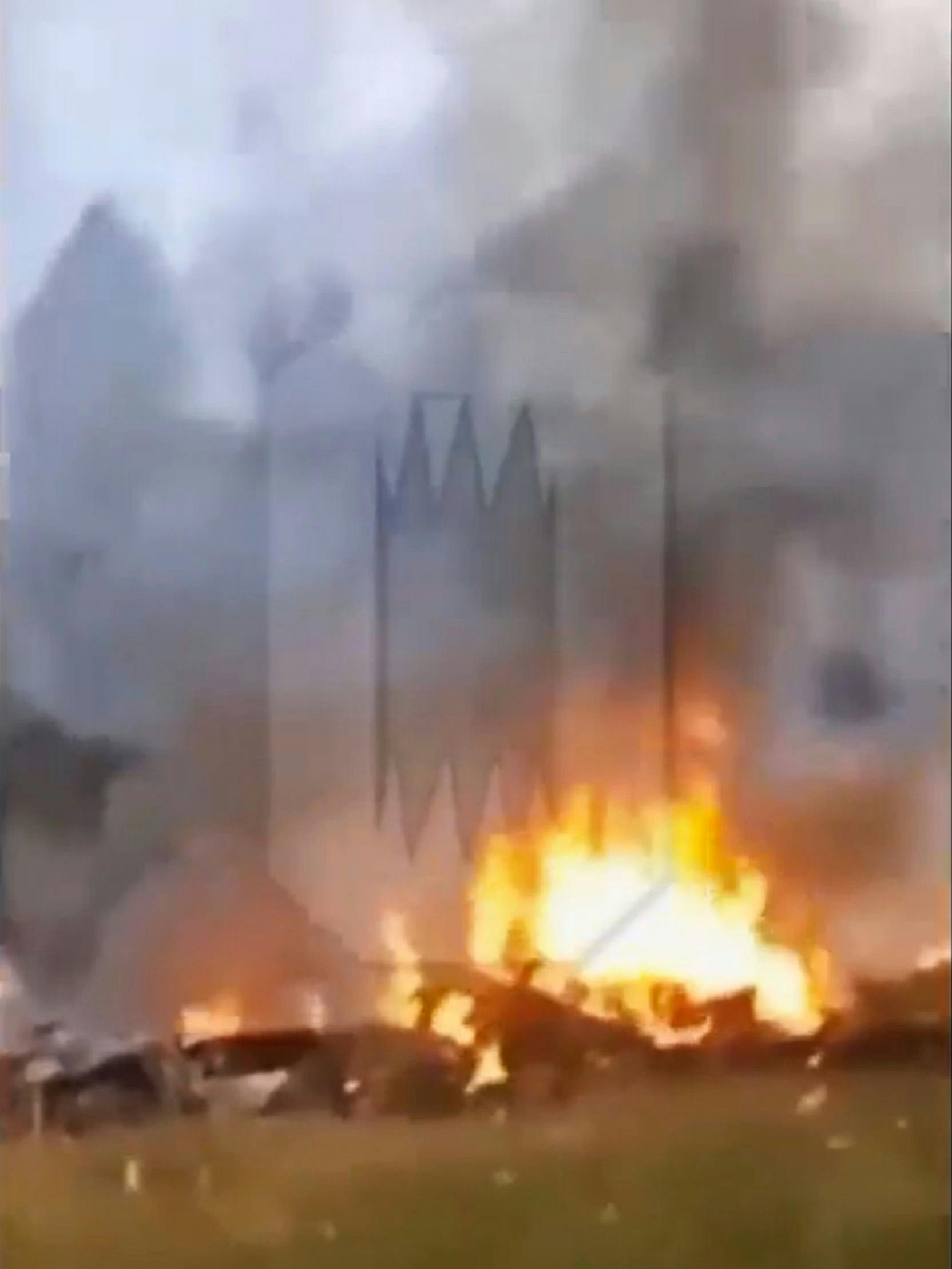 Im Internet kursierte ein Video, dass den Privatjet direkt nach dem Absturz zeigen soll.