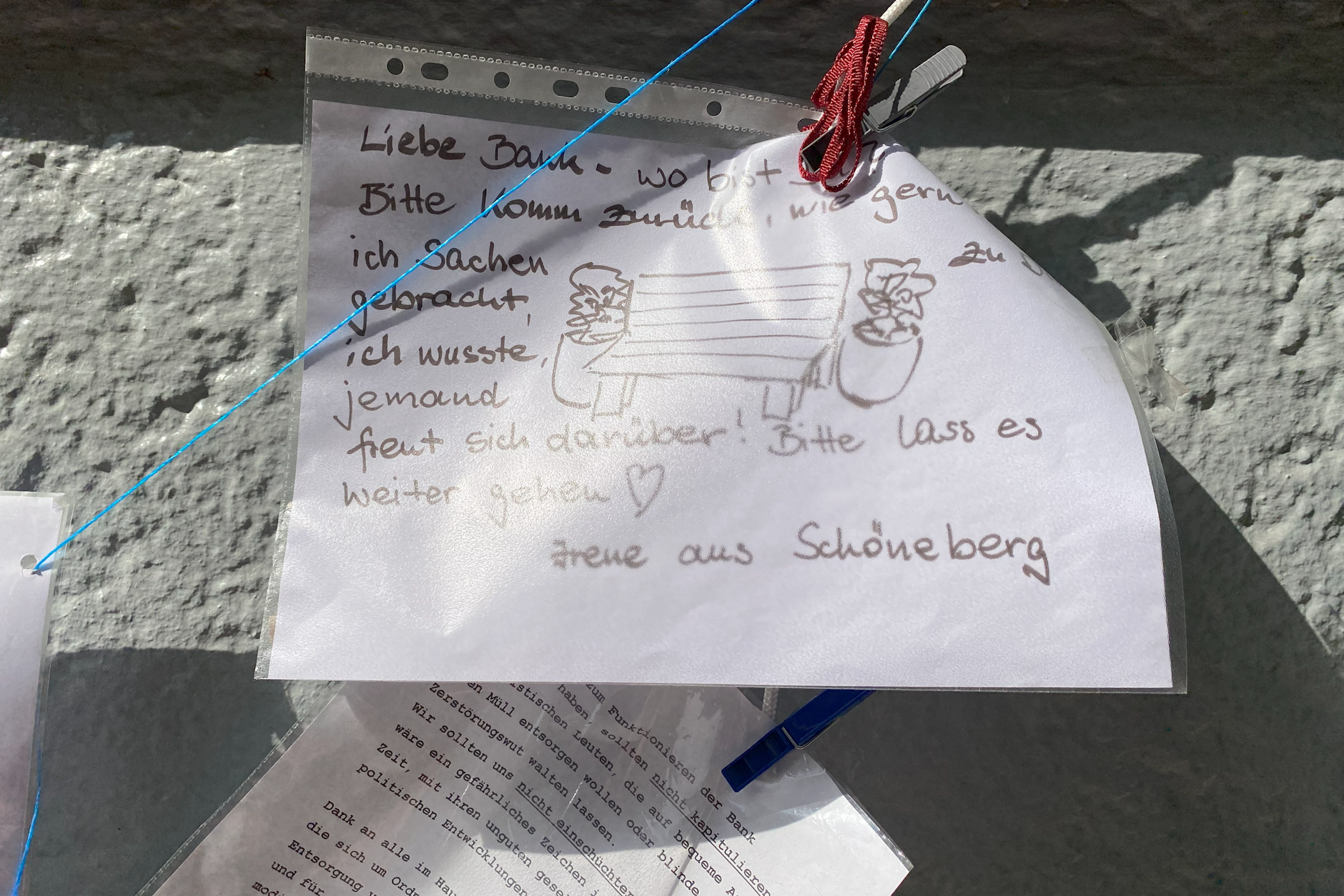Sogar aus Schöneberg kamen Menschen zu der Bank in Charlottenburg.