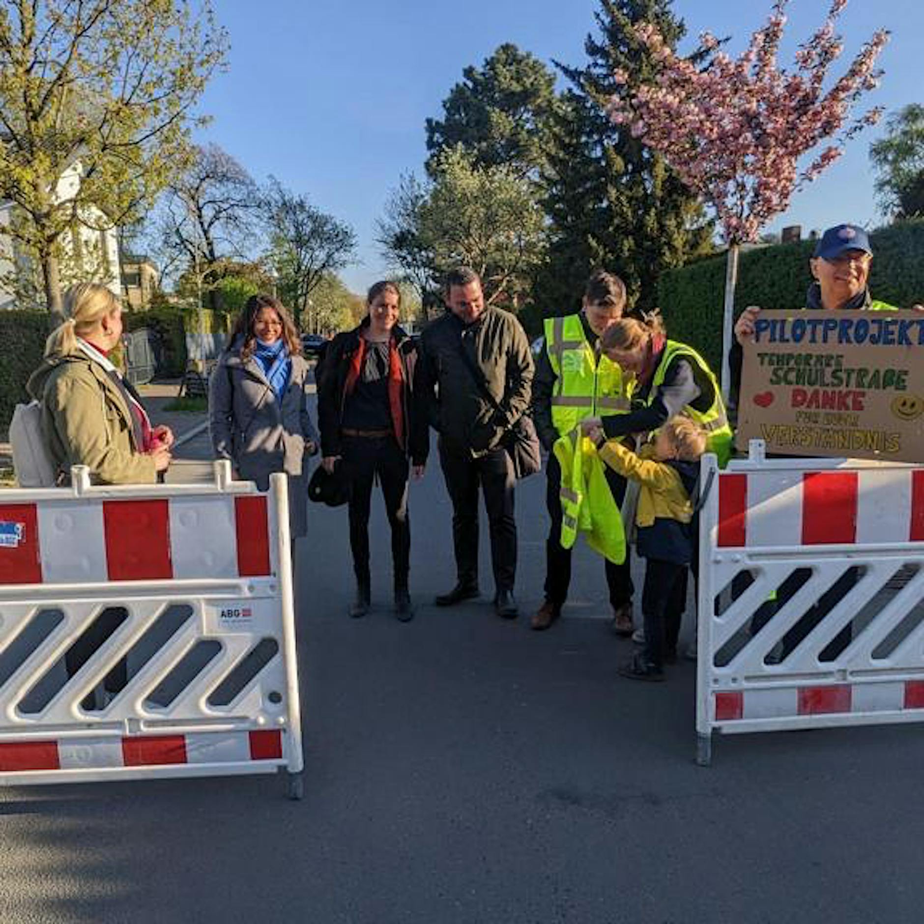 Berlins erste Schulstraße in Lichtenrade: Eltern verbannen Elterntaxis – mit Erfolg