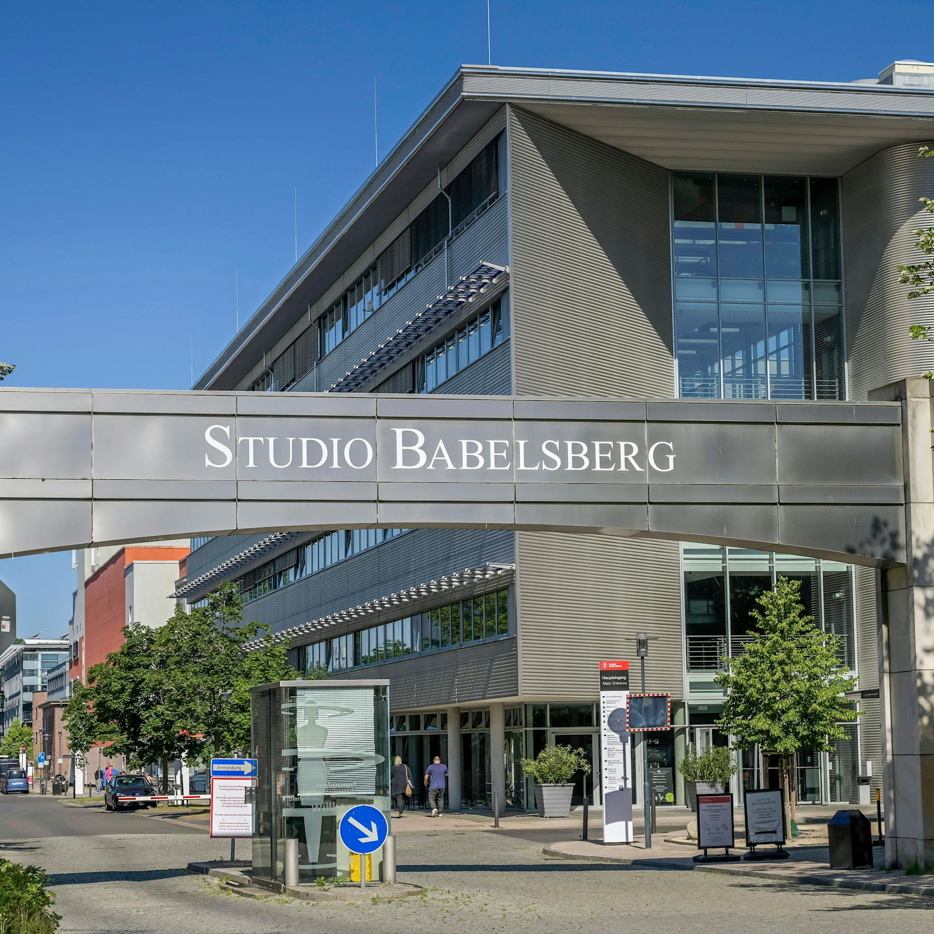 Streiks in US-Filmbranche: Jetzt leidet sogar das Studio Babelsberg!