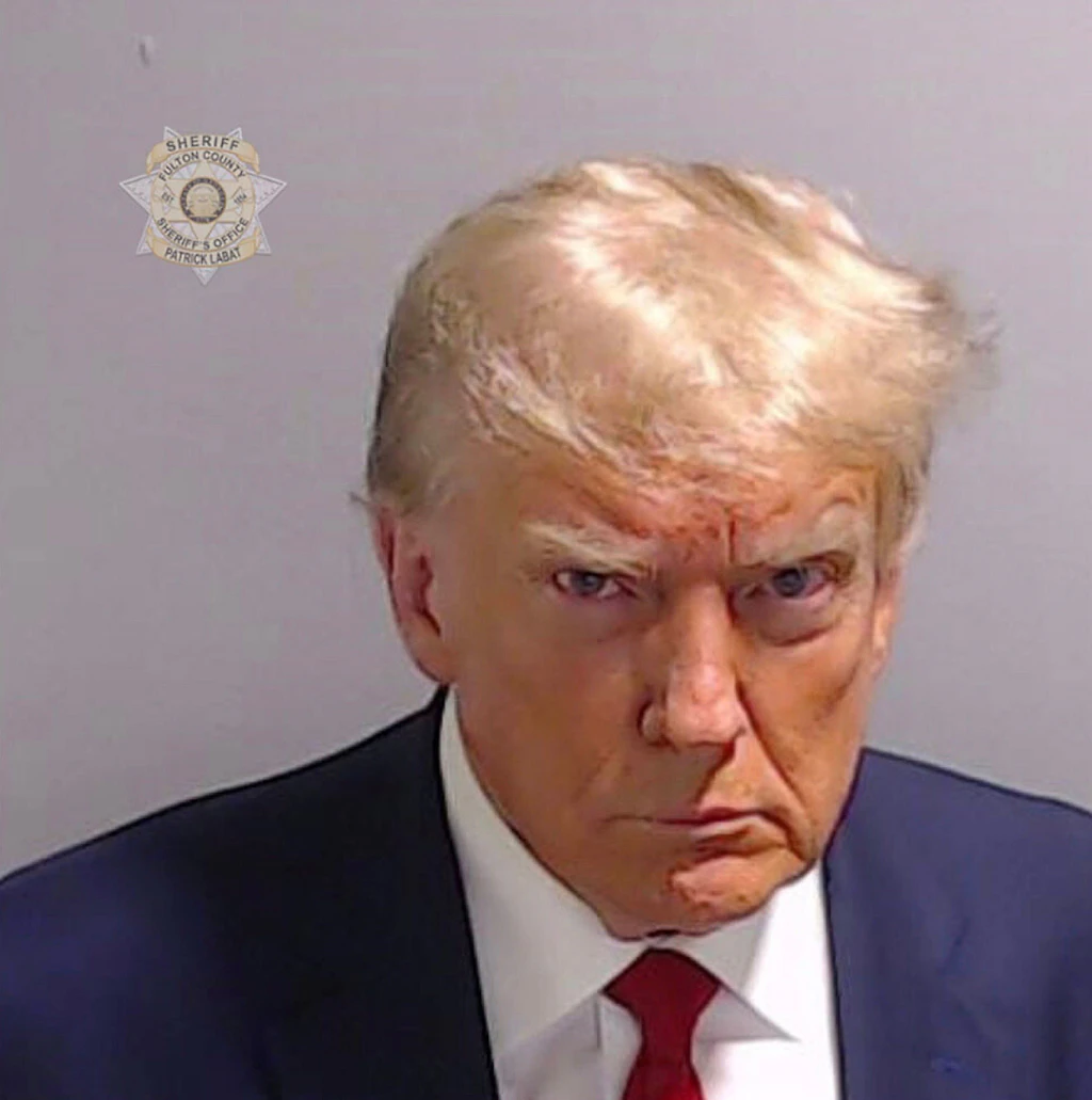 Trumps Mugshot ist doch nur ein Foto!