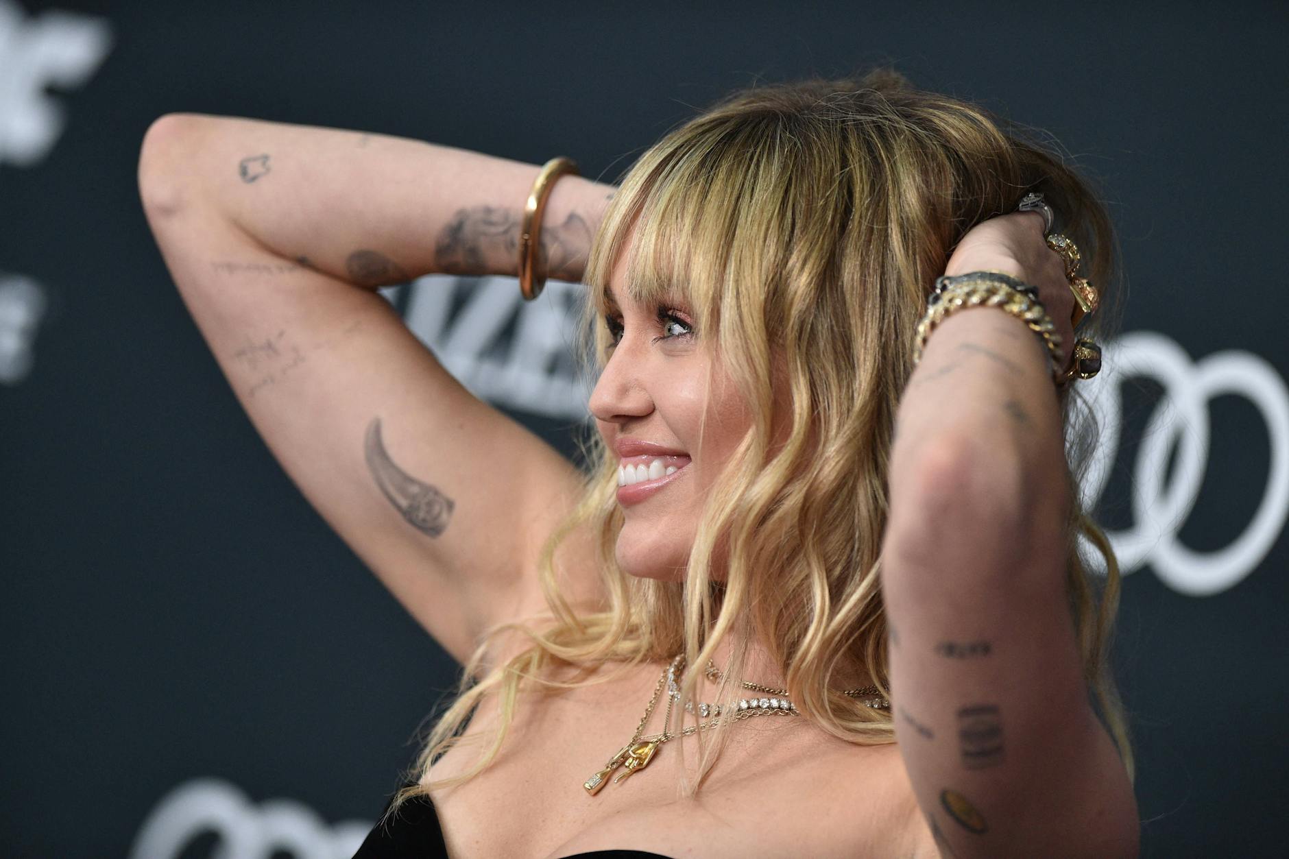 Miley Cyrus ist eine von drei großen US-Popsängerinnen, die diese Woche neue Musik herausbringen.