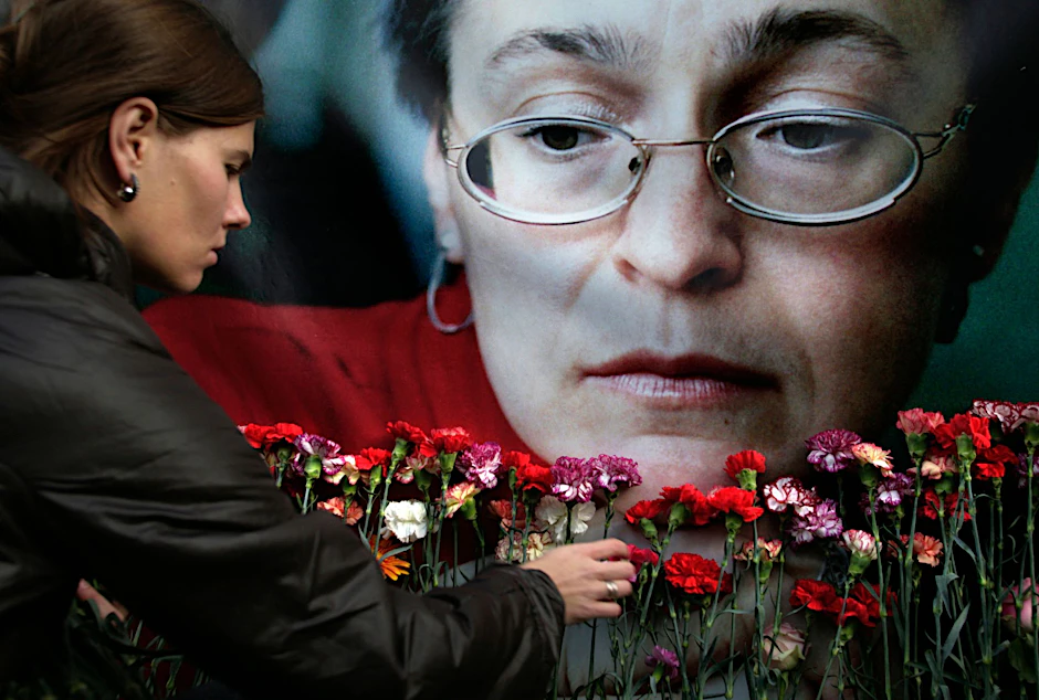 ARCHIV - Die russische Journalistin Anna Politkowskaja wurde am 07.10.2006 in ihrem Hauseingang in Moskau erschossen.  