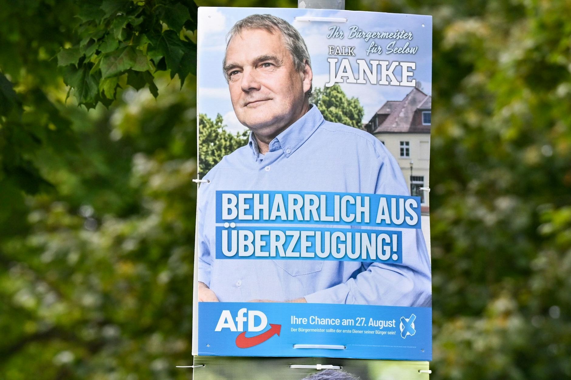 Das Wahlplakat des AfD-Kandidaten Falk Janke in der Kreisstadt Seelow.