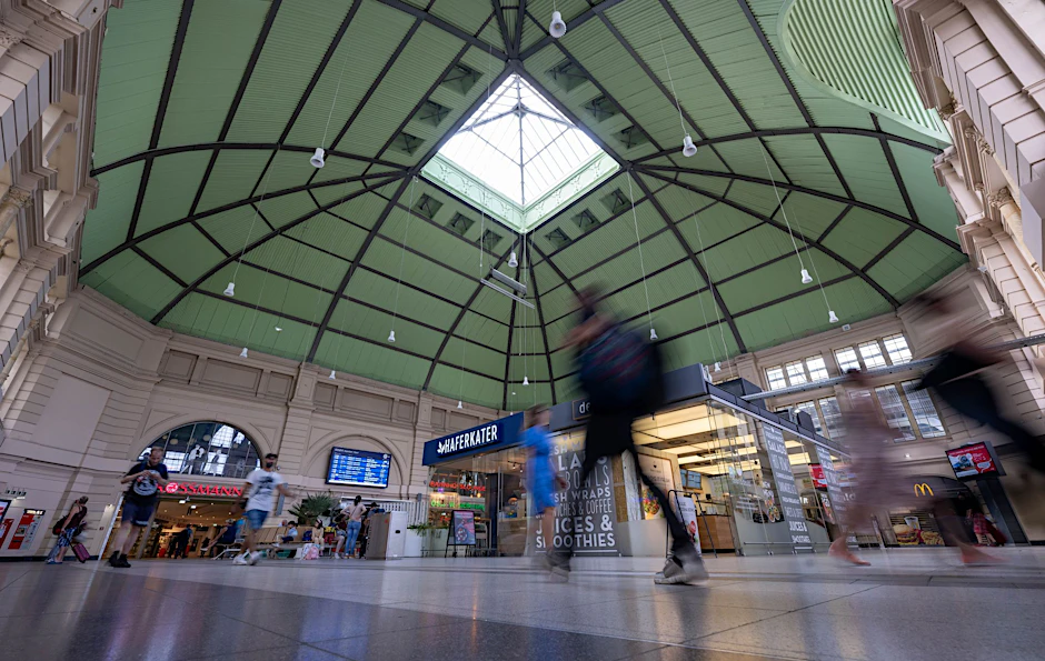 PRODUKTION - Ausgezeichnet: Der Hauptbahnhof in Halle/Saale.  