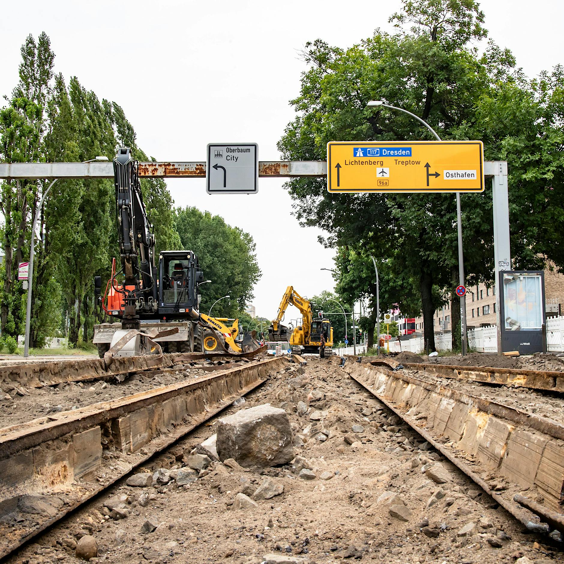 Wie in der Stralauer Allee plötzlich ein Stück altes Berlin ans Licht kam