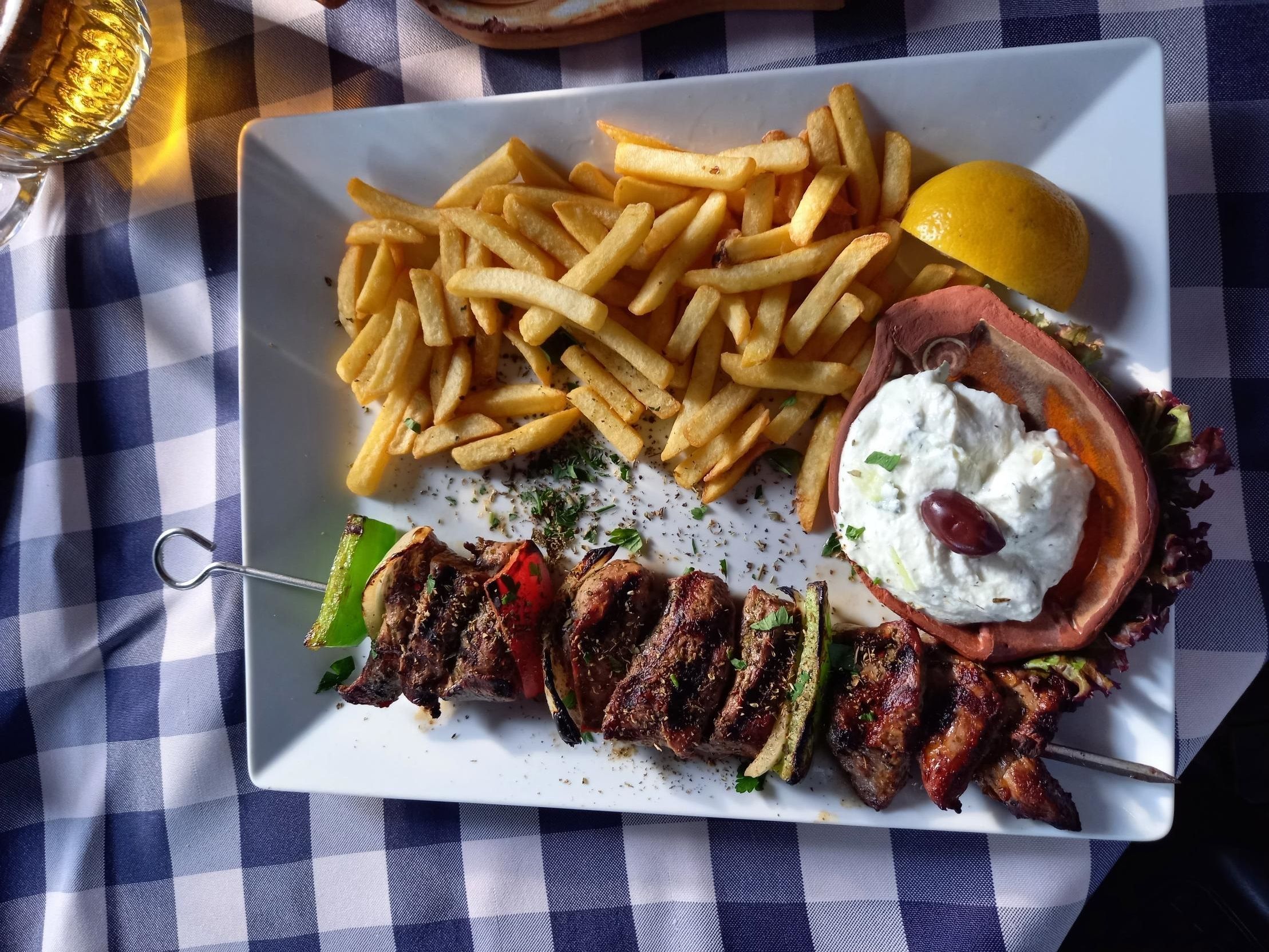 Kos House im Test: Super Servietten und saftiges Souvlaki in Friedrichshain
