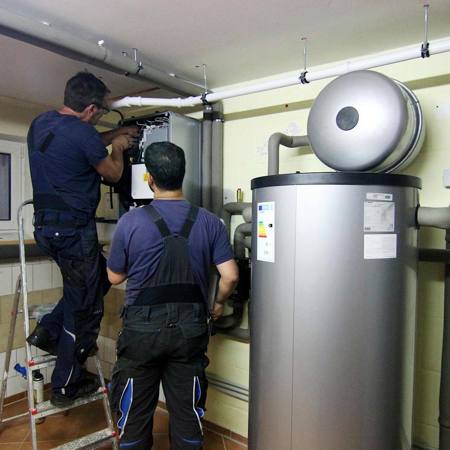 Blick in den Keller: Wie wird die Heizung klimaneutral?