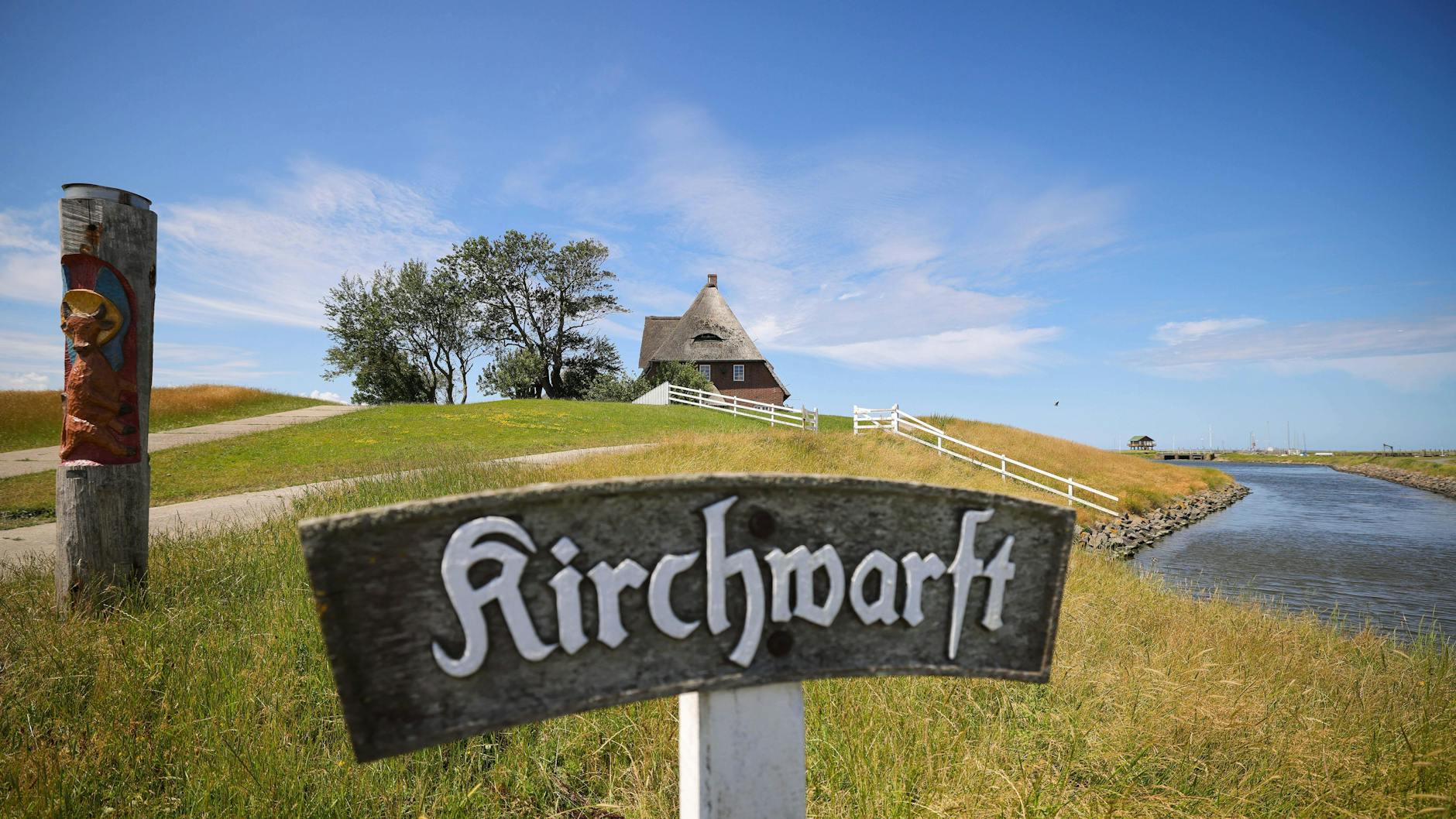 Viel Himmel auf der Hallig. Die Potsdamer Pastorin lebt unmittelbar mit den Naturgewalten.