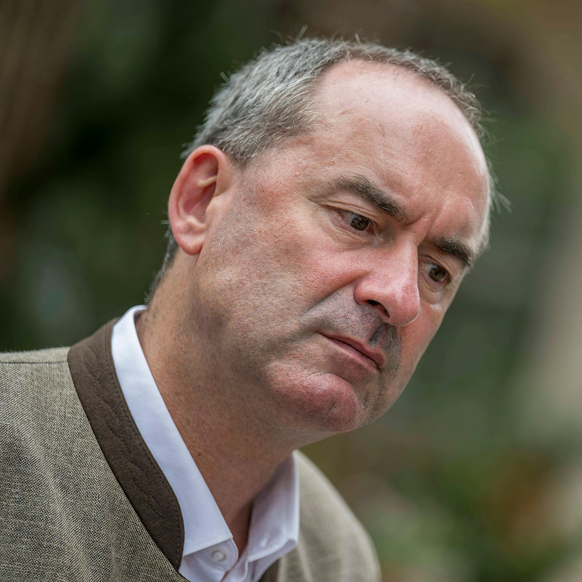 Antisemitische Hetzschrift publiziert? Hubert Aiwangers Bruder will das Flugblatt verfasst haben