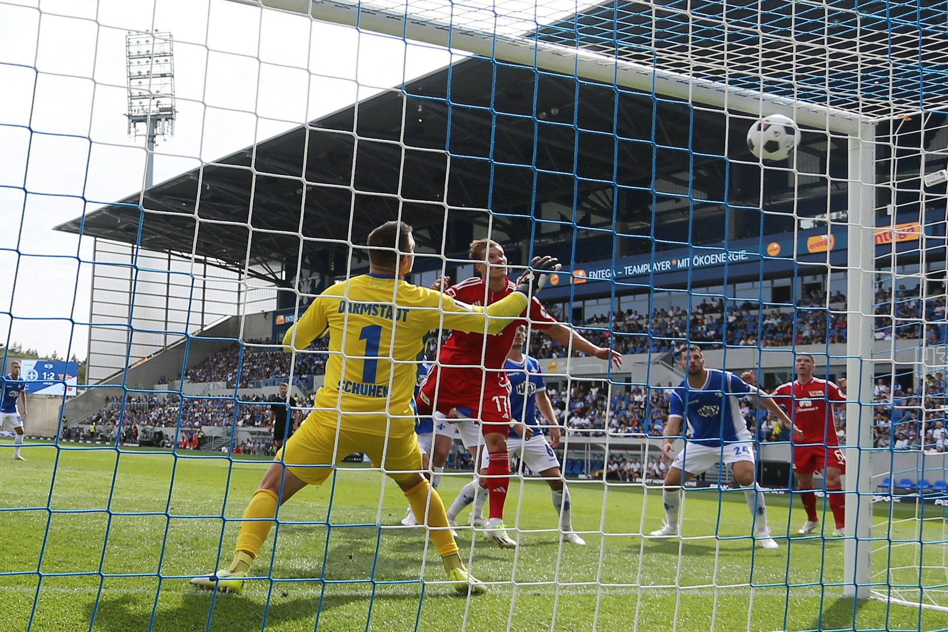 Kevin Behrens trifft per Kopf zum 3:1. Es ist sein vierter Saisontreffer in zwei Spielen.