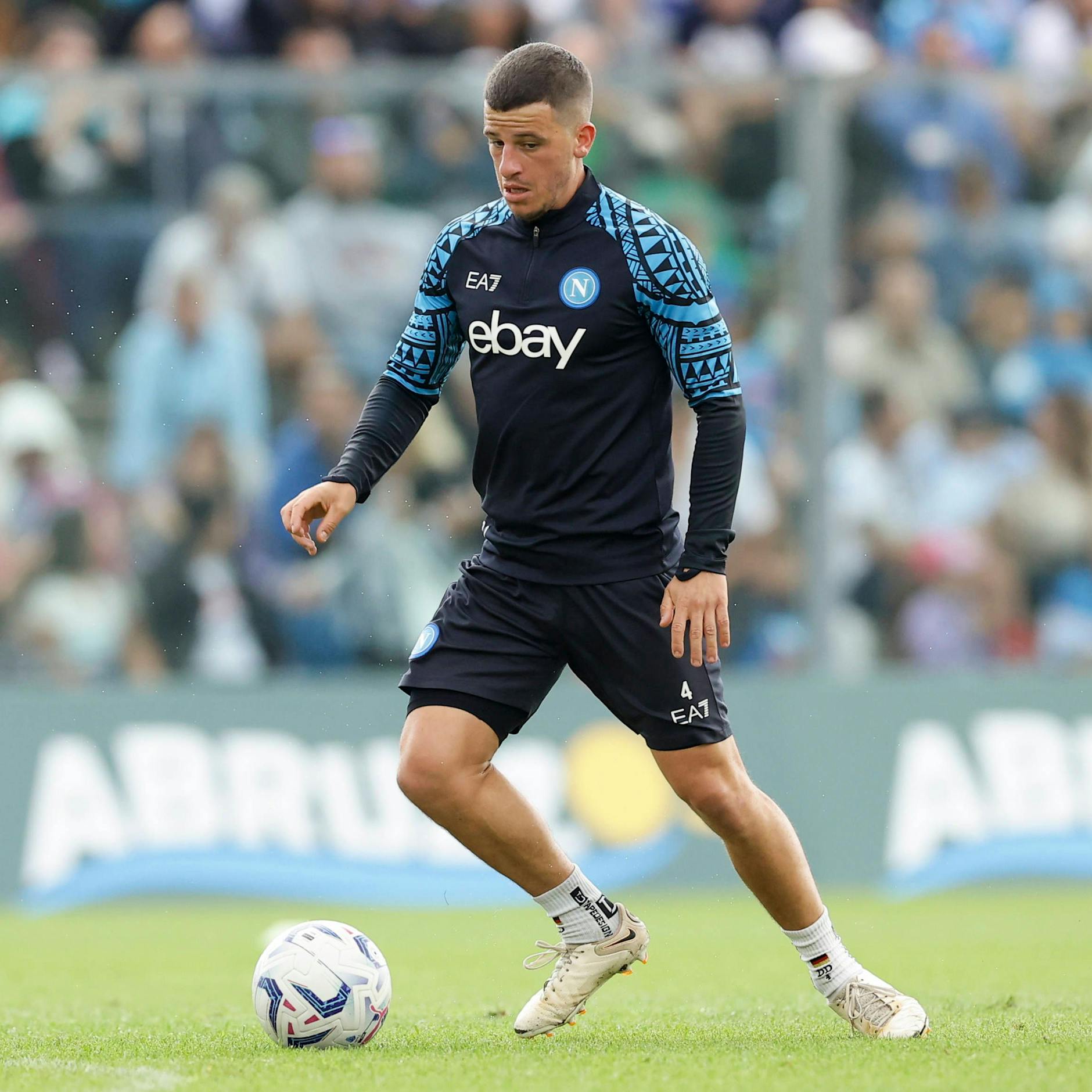 Diego Demme bleibt beim SSC Neapel. Dort hat er noch einen Vertrag bis Sommer 2024.