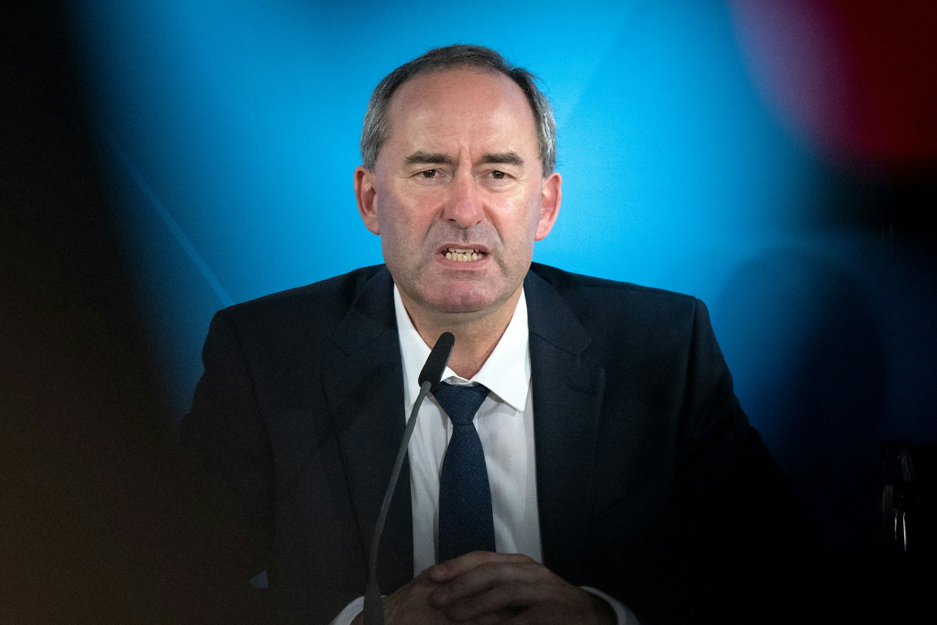 Wirtschaftsminister Hubert Aiwanger (Freie Wähler) weist die Vorwürfe zurück.