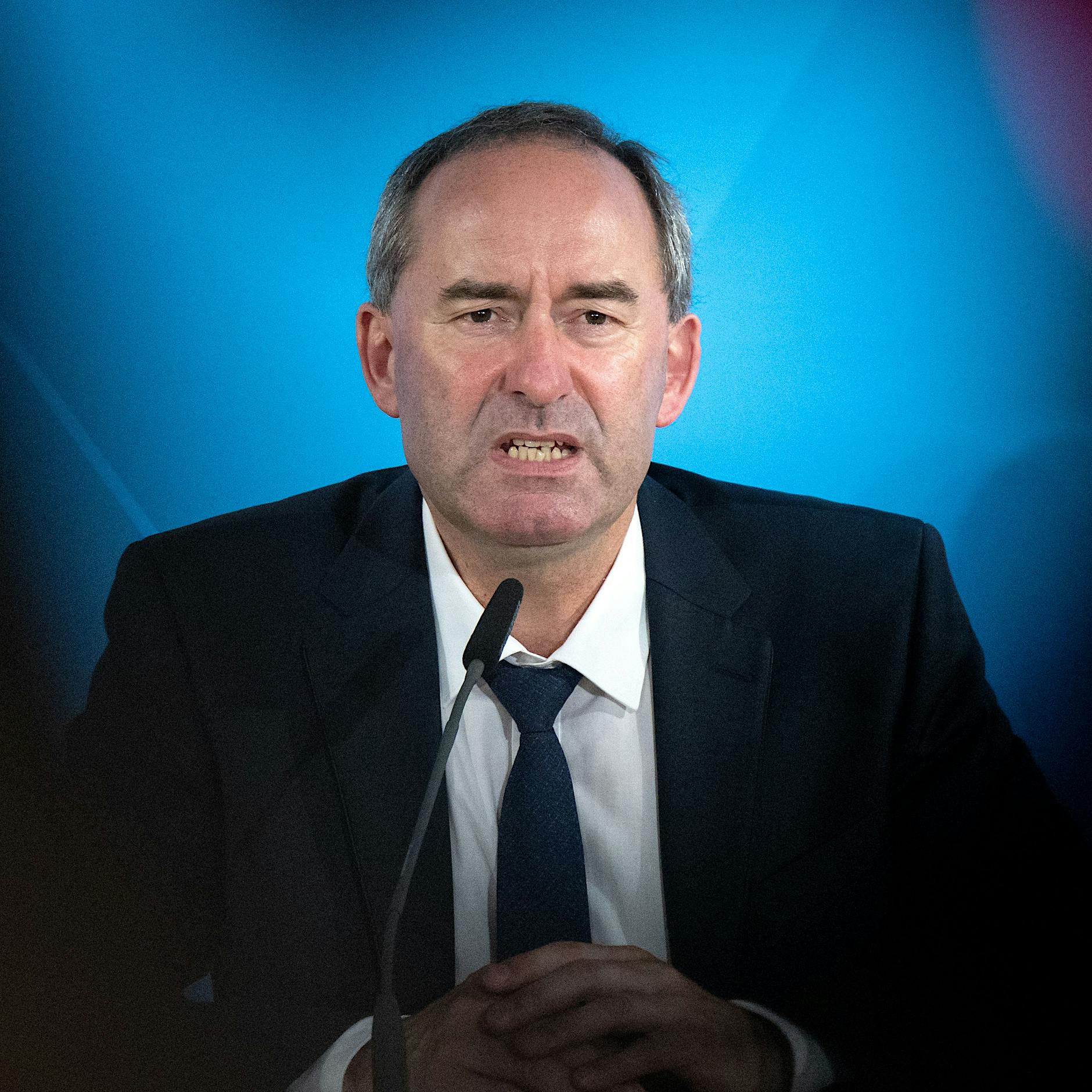 Hubert Aiwanger: Wer schrieb denn nun das antisemitische Auschwitz-Flugblatt?