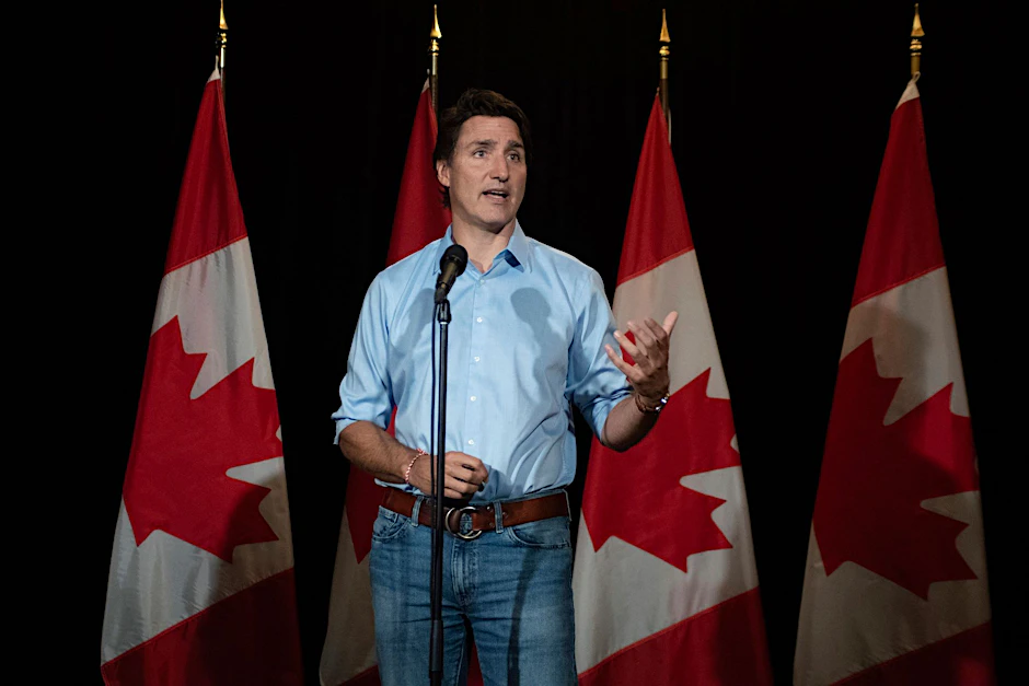 Kanadas Premierminister Justin Trudeau gibt eine Erklärung zu den Waldbränden ab.  /AP/dpa