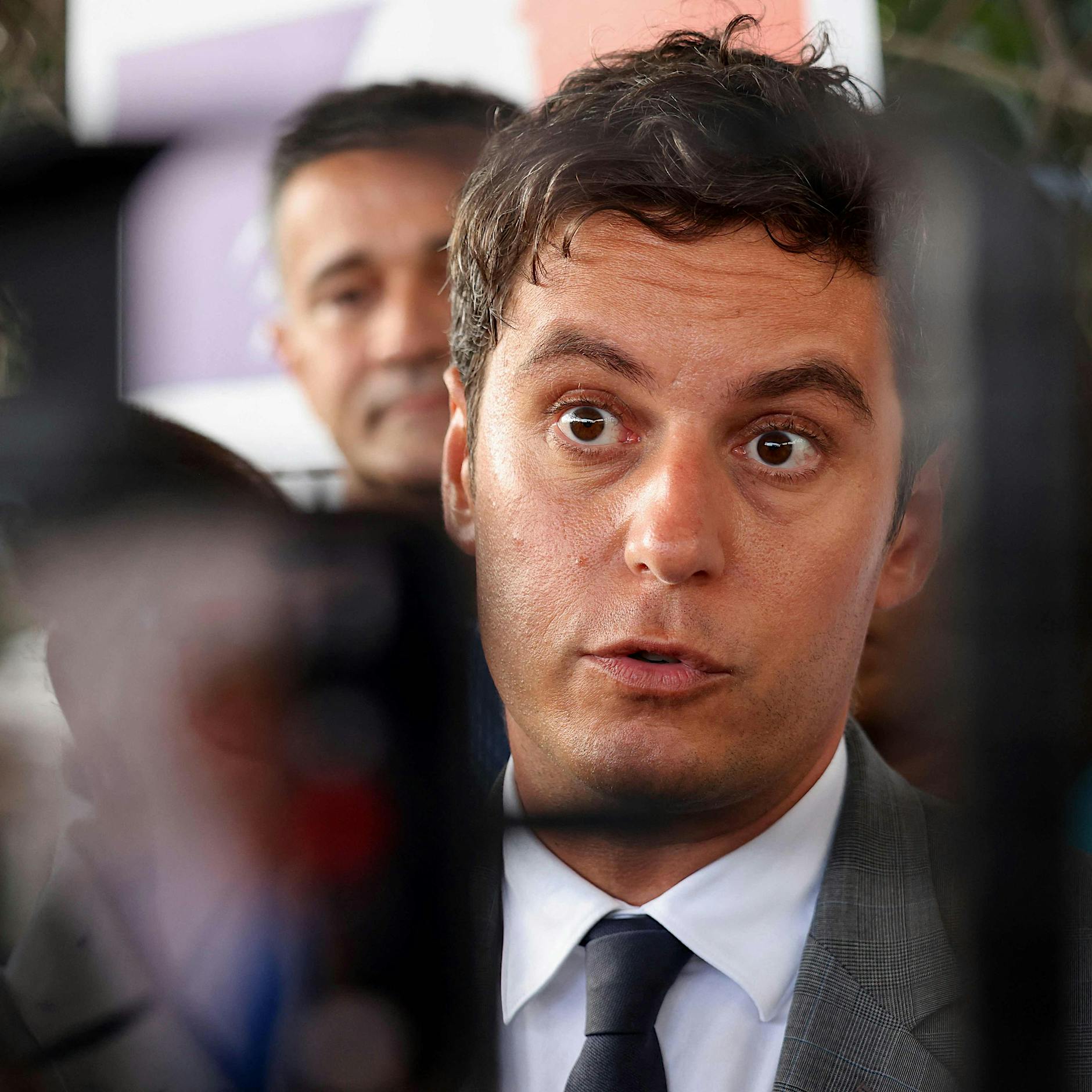 Frankreich: Bildungsminister will muslimisches Gewand an Schulen verbieten