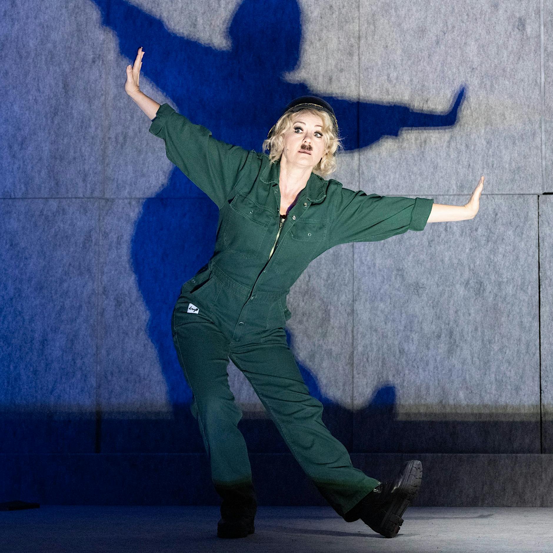 Mit Frische und Kühle: Katherine Mehrling singt Brecht im Berliner Ensemble