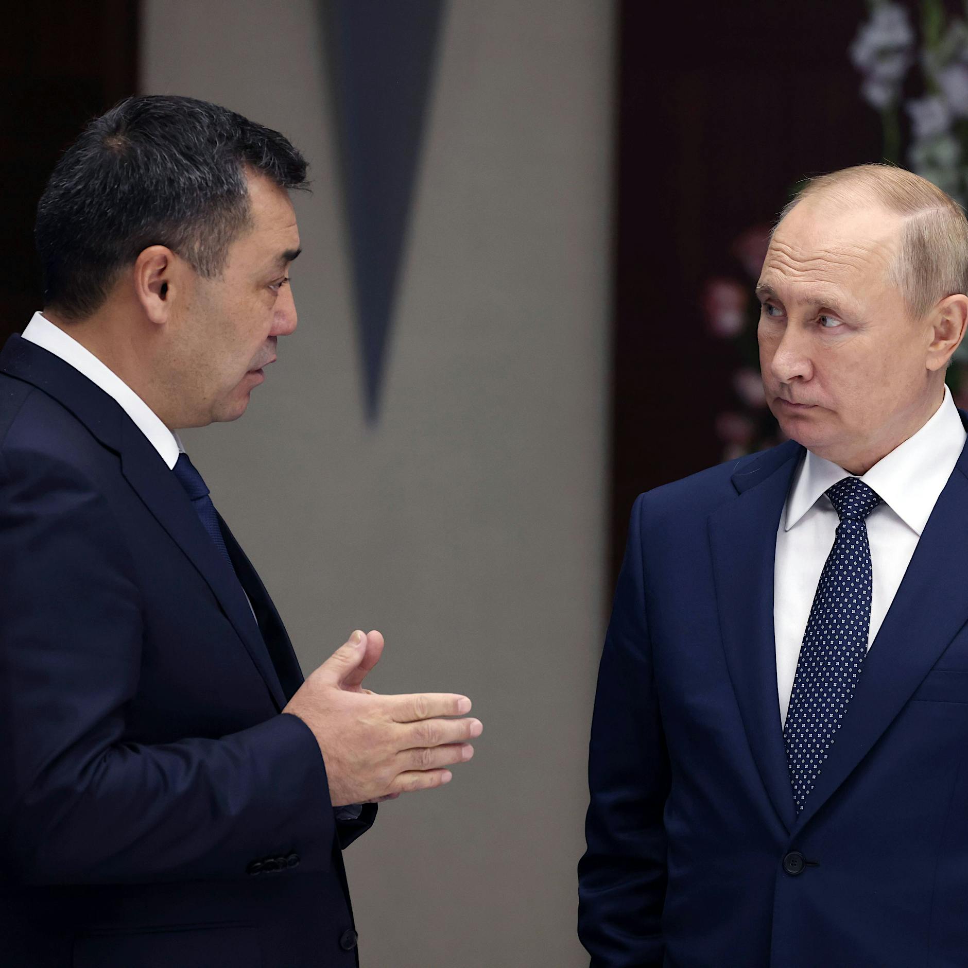 Nach Drohung der USA – Kirgisistan zu Russland-Exporten: „Das soll Sie nicht interessieren“