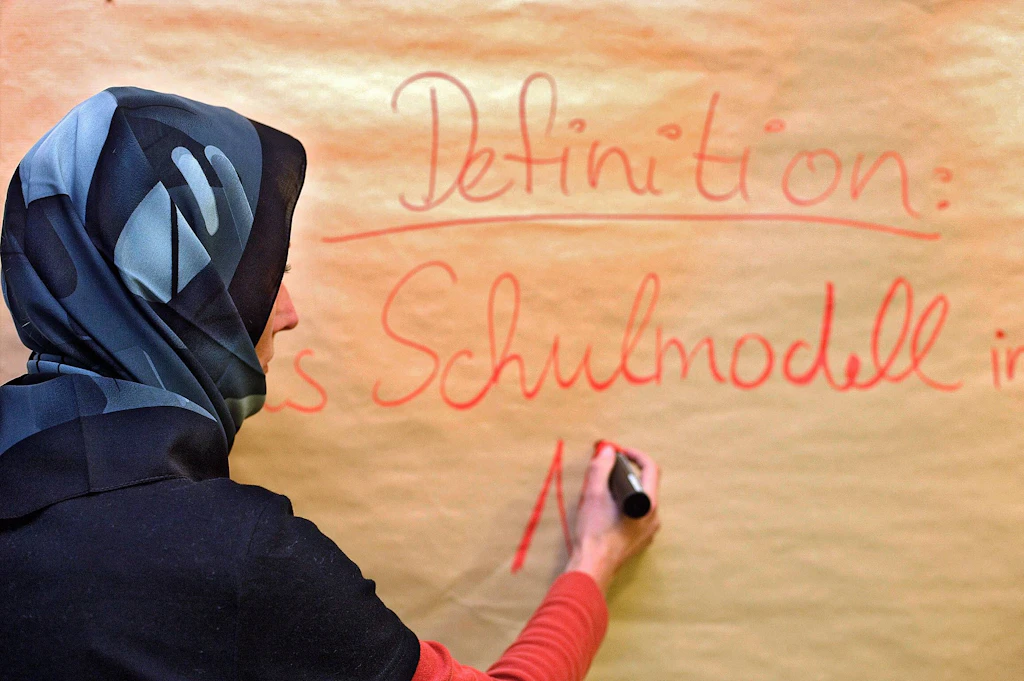 Jetzt ist das Kopftuch an Berliner Schulen erlaubt: Eine Gewerkschaft sieht offene Fragen