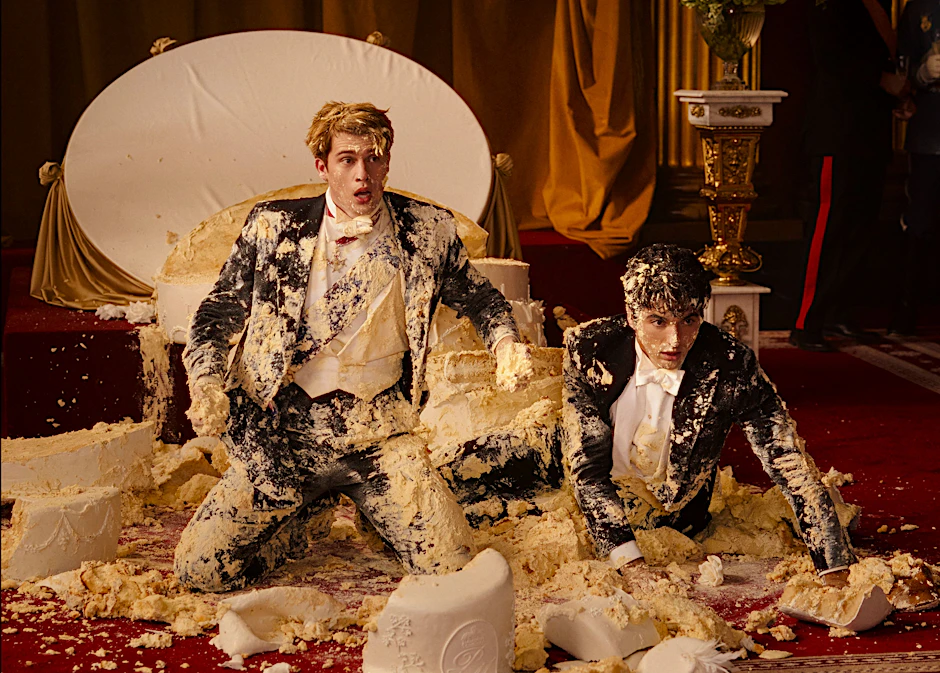Henry (links, Nicholas Galitzine) und Alex (Taylor Zakhar Perez) wirbeln eine königliche Hochzeit durcheinander.